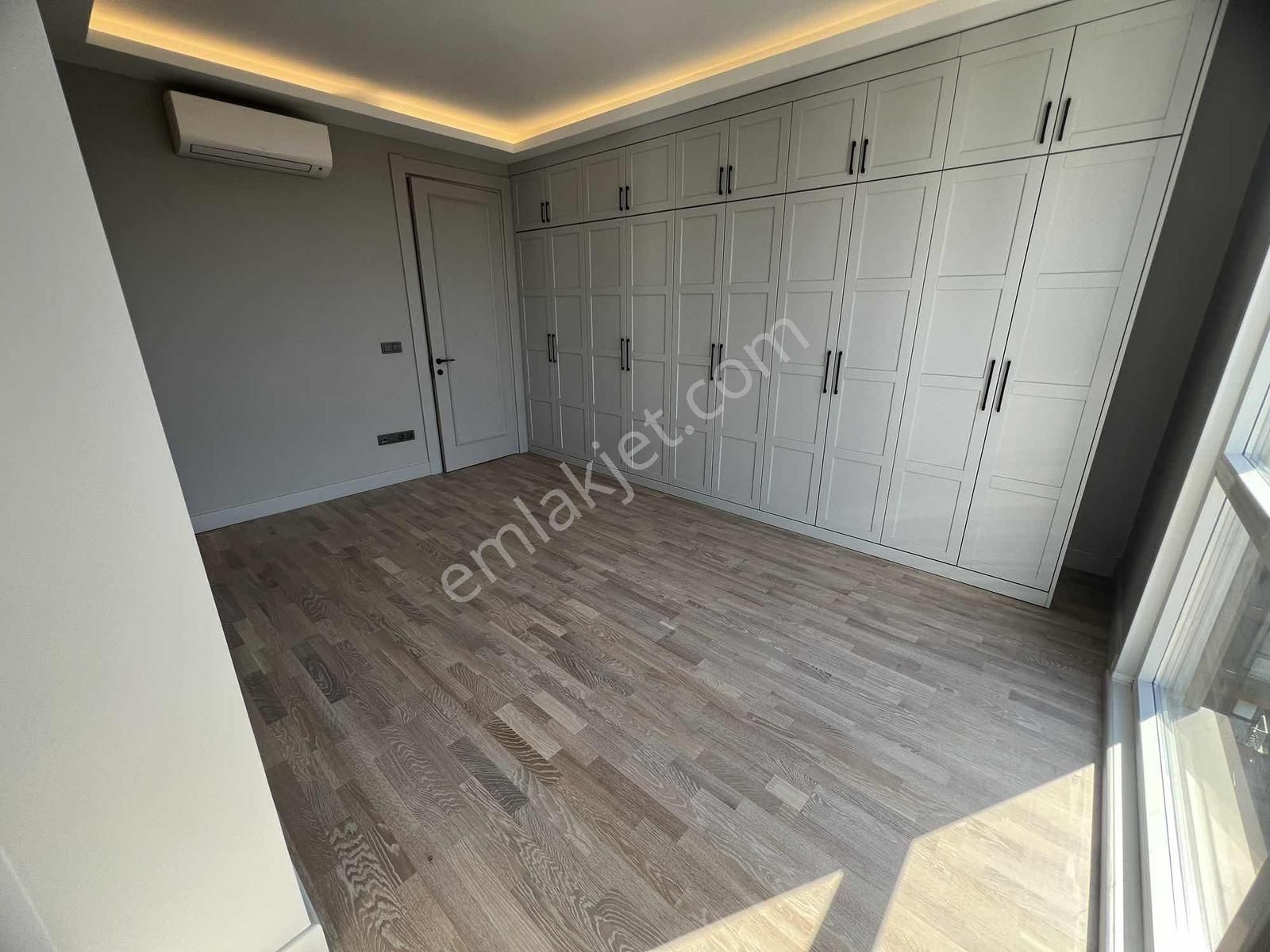 Fenerbahçe Sahilde Satılk 3+1 Daire Her Odası Marina Manzaralı - Görsel 27