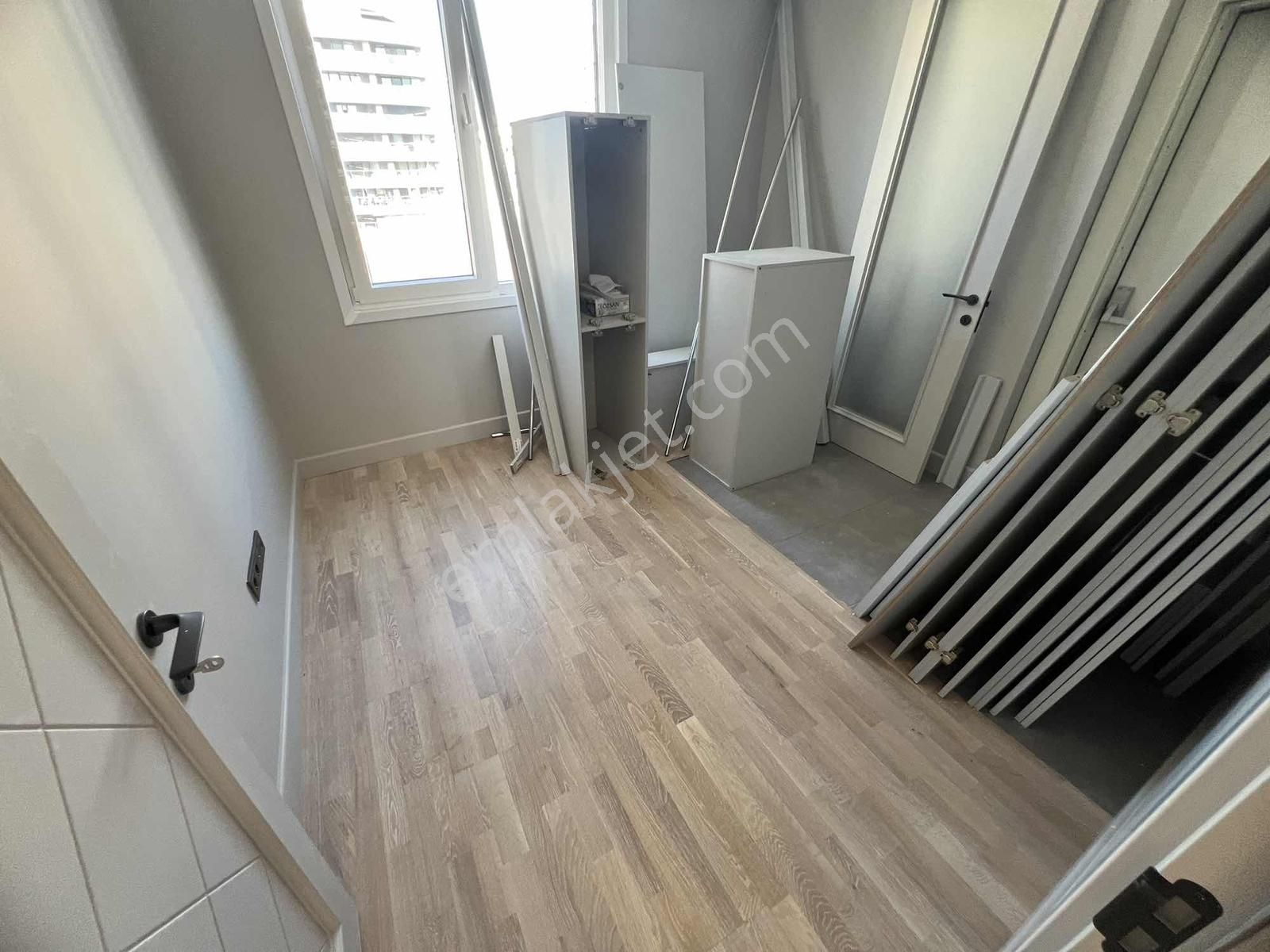 Fenerbahçe Sahilde Satılk 3+1 Daire Her Odası Marina Manzaralı - Görsel 15