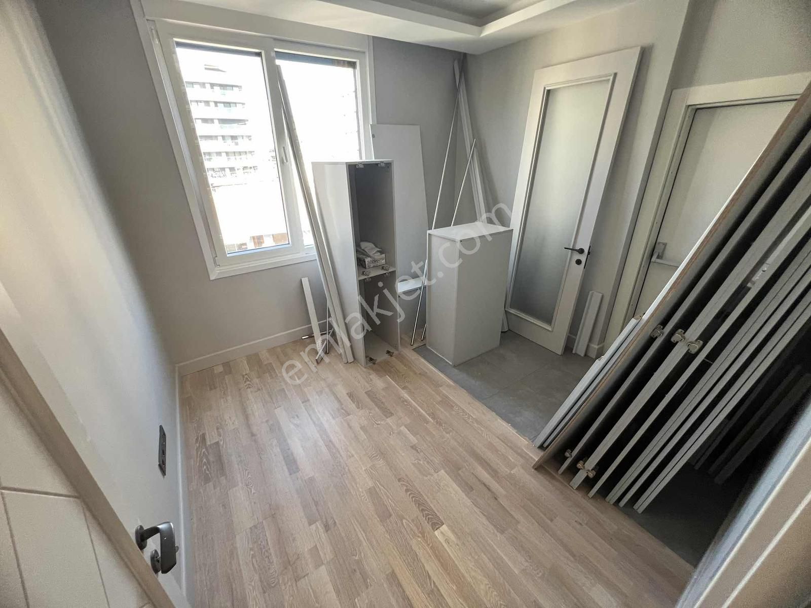 Fenerbahçe Sahilde Satılk 3+1 Daire Her Odası Marina Manzaralı - Görsel 16