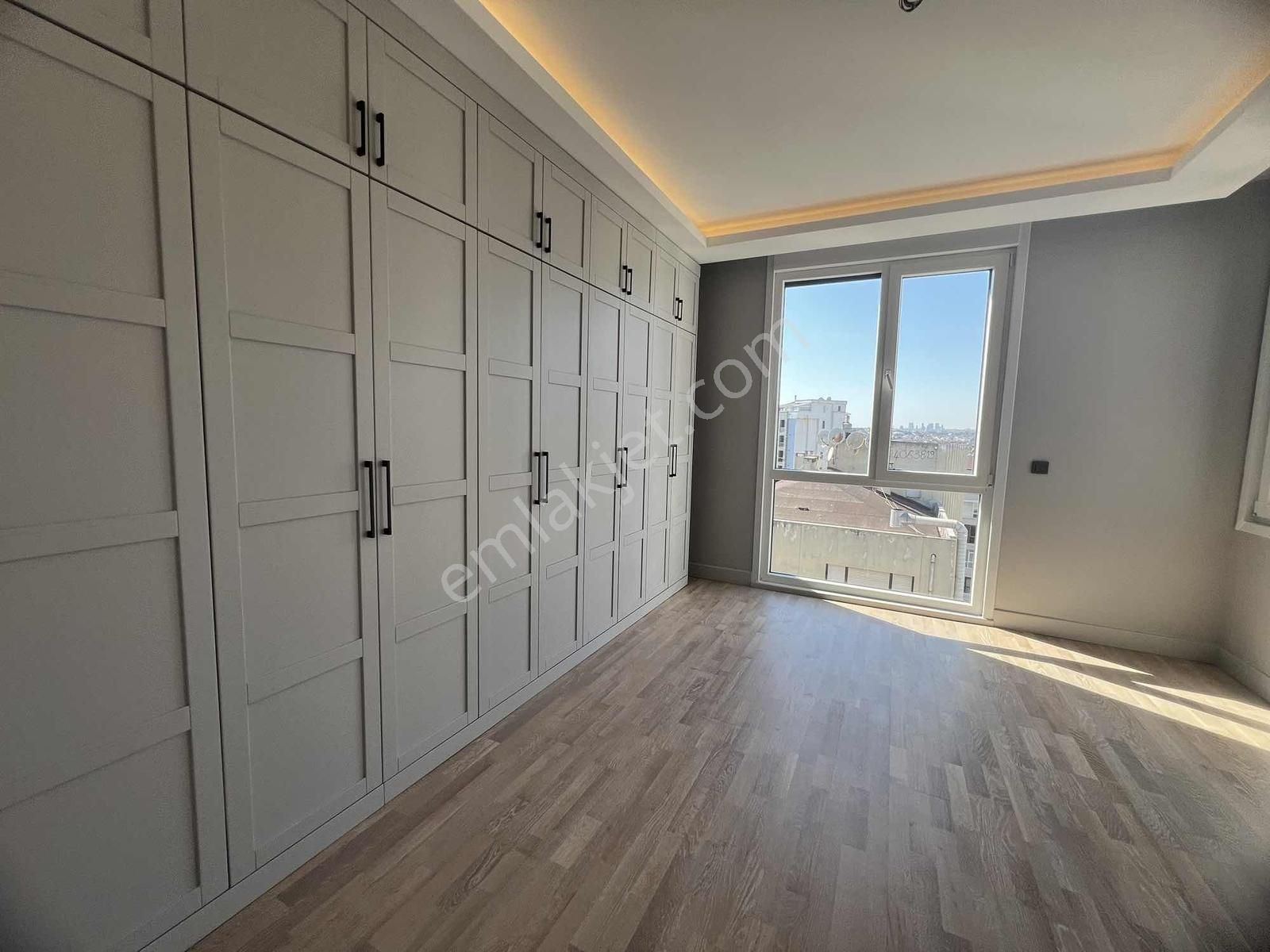 Fenerbahçe Sahilde Satılk 3+1 Daire Her Odası Marina Manzaralı - Görsel 31