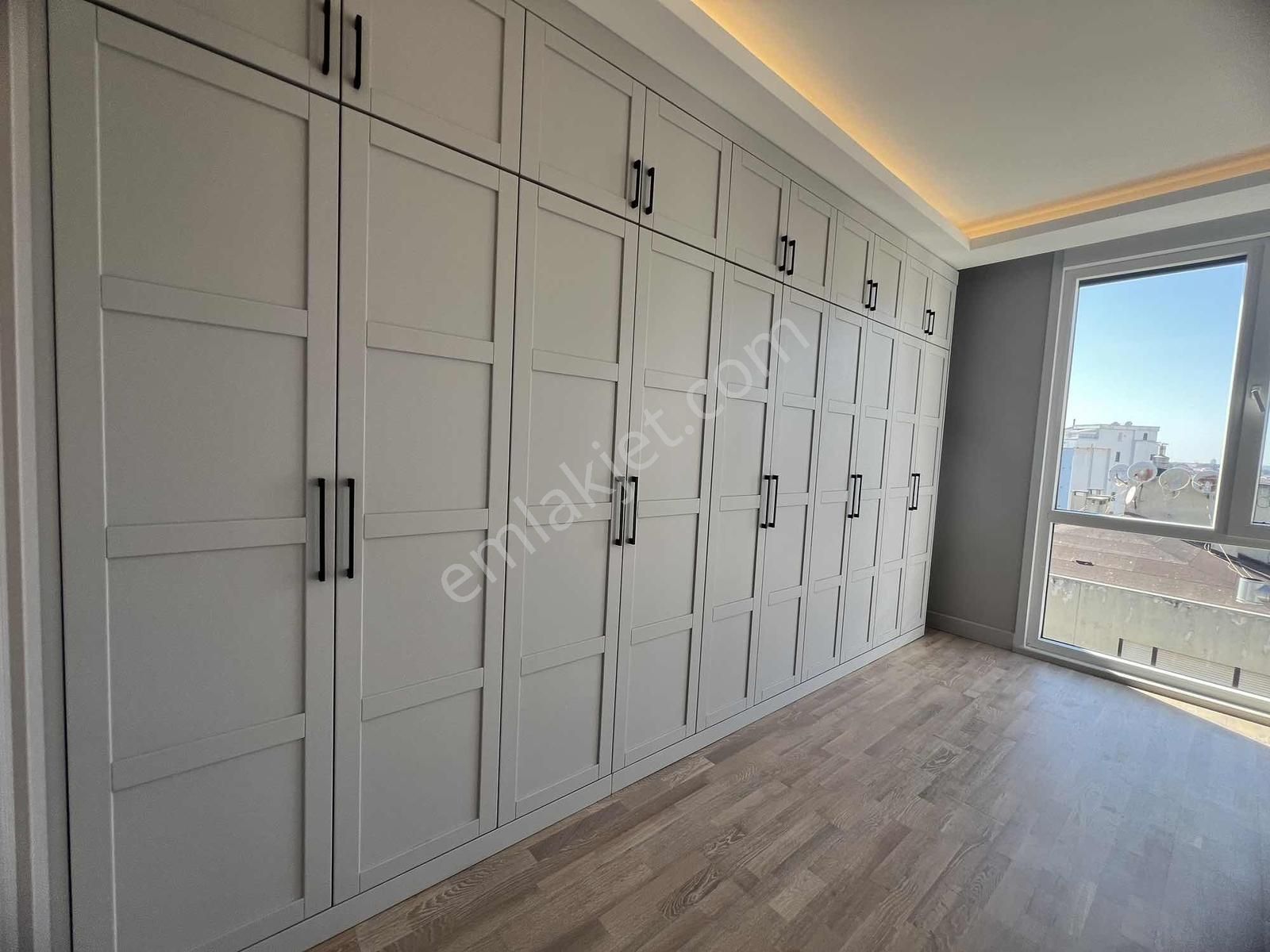 Fenerbahçe Sahilde Satılk 3+1 Daire Her Odası Marina Manzaralı - Görsel 13