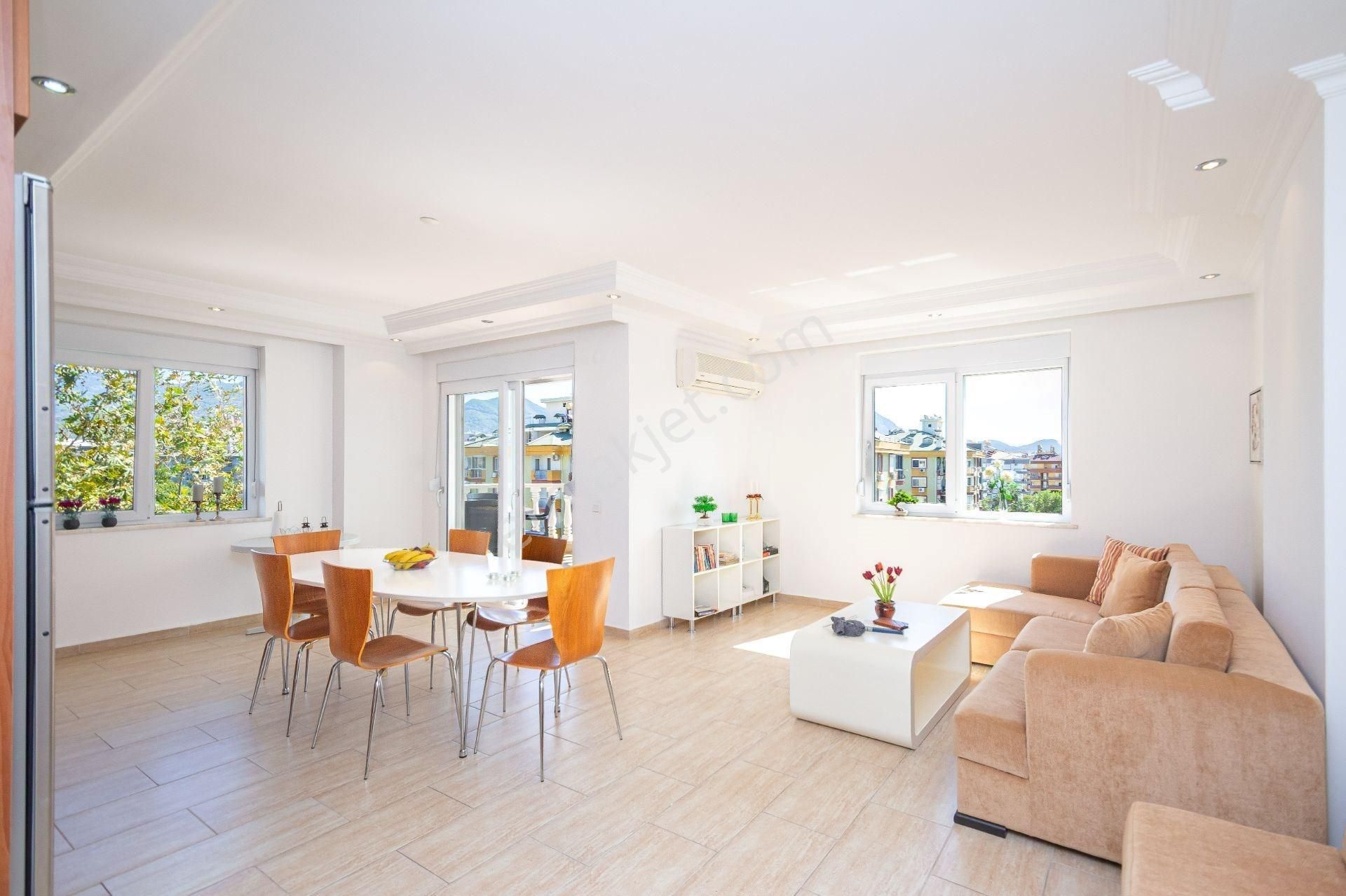 Alanya Oba’da Denize Yakın, Eşyalı Ve Manzaralı 4+1 Daire - Görsel 2