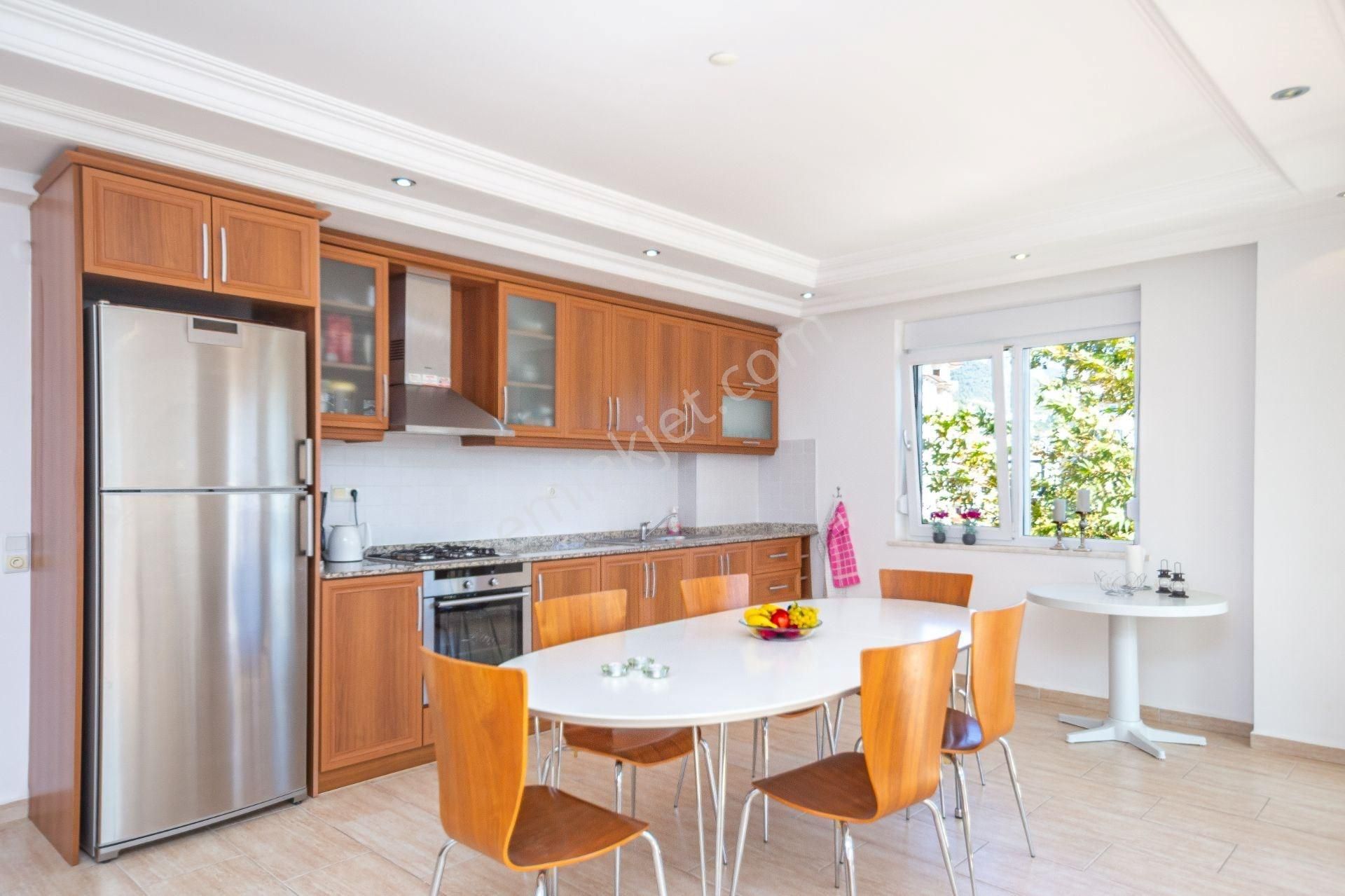 Alanya Oba’da Denize Yakın, Eşyalı Ve Manzaralı 4+1 Daire - Görsel 3