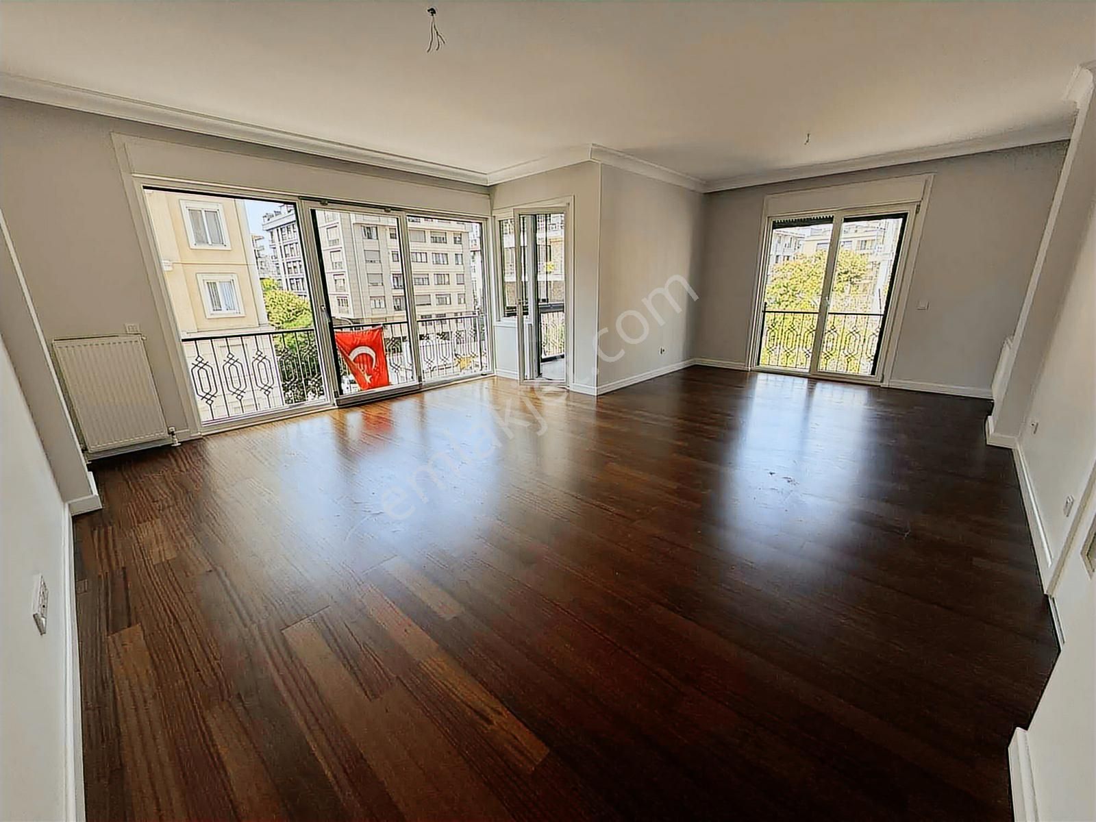 Alkaya'dan Suadiye Sahil'de Satılık 3+1 120m² Net Boş Daire - Görsel 2