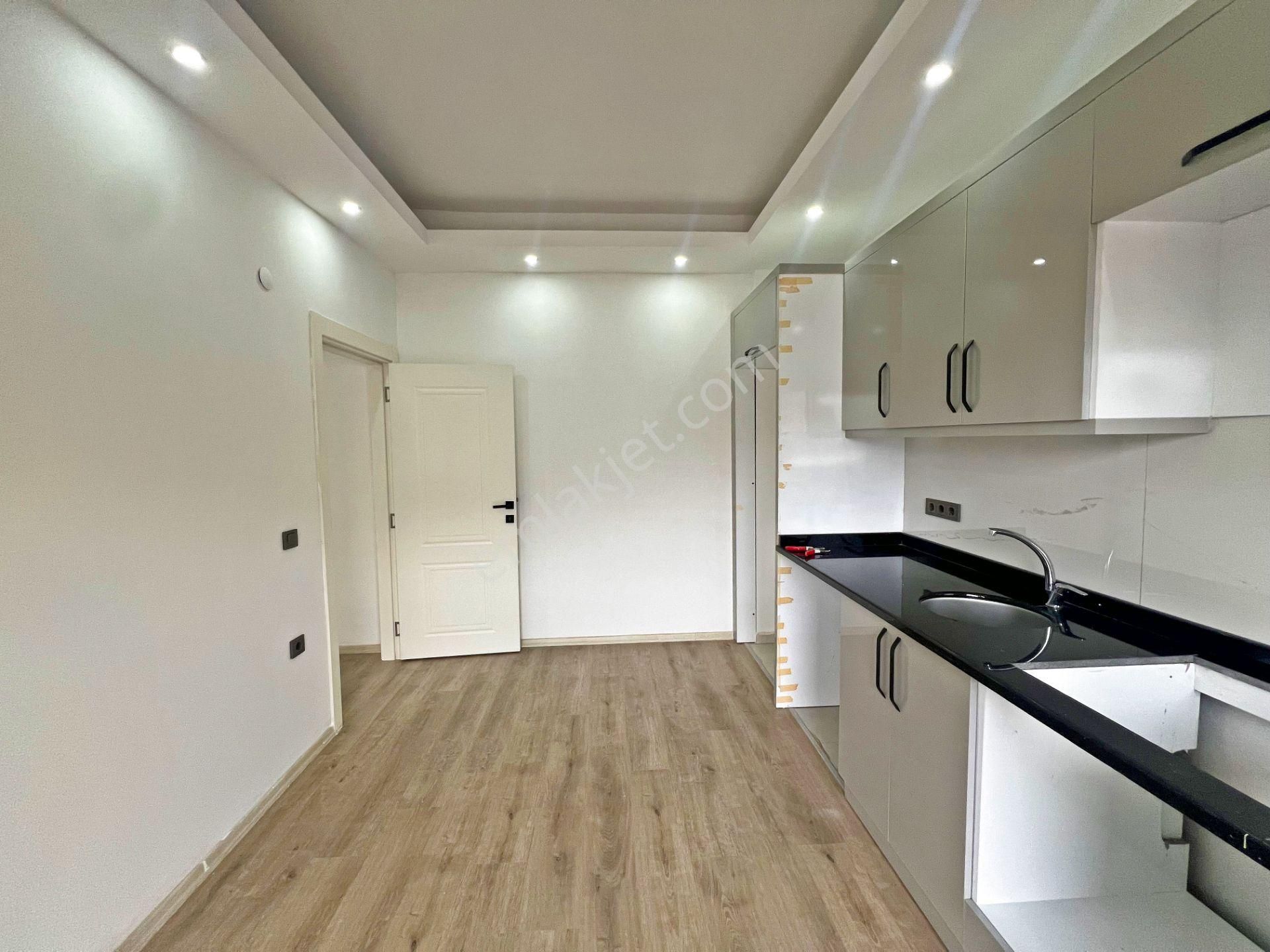 Alanya Çıplaklıda Kiralık 2+1 Site İçi Havuzlu Sıfır Daire - Görsel 12