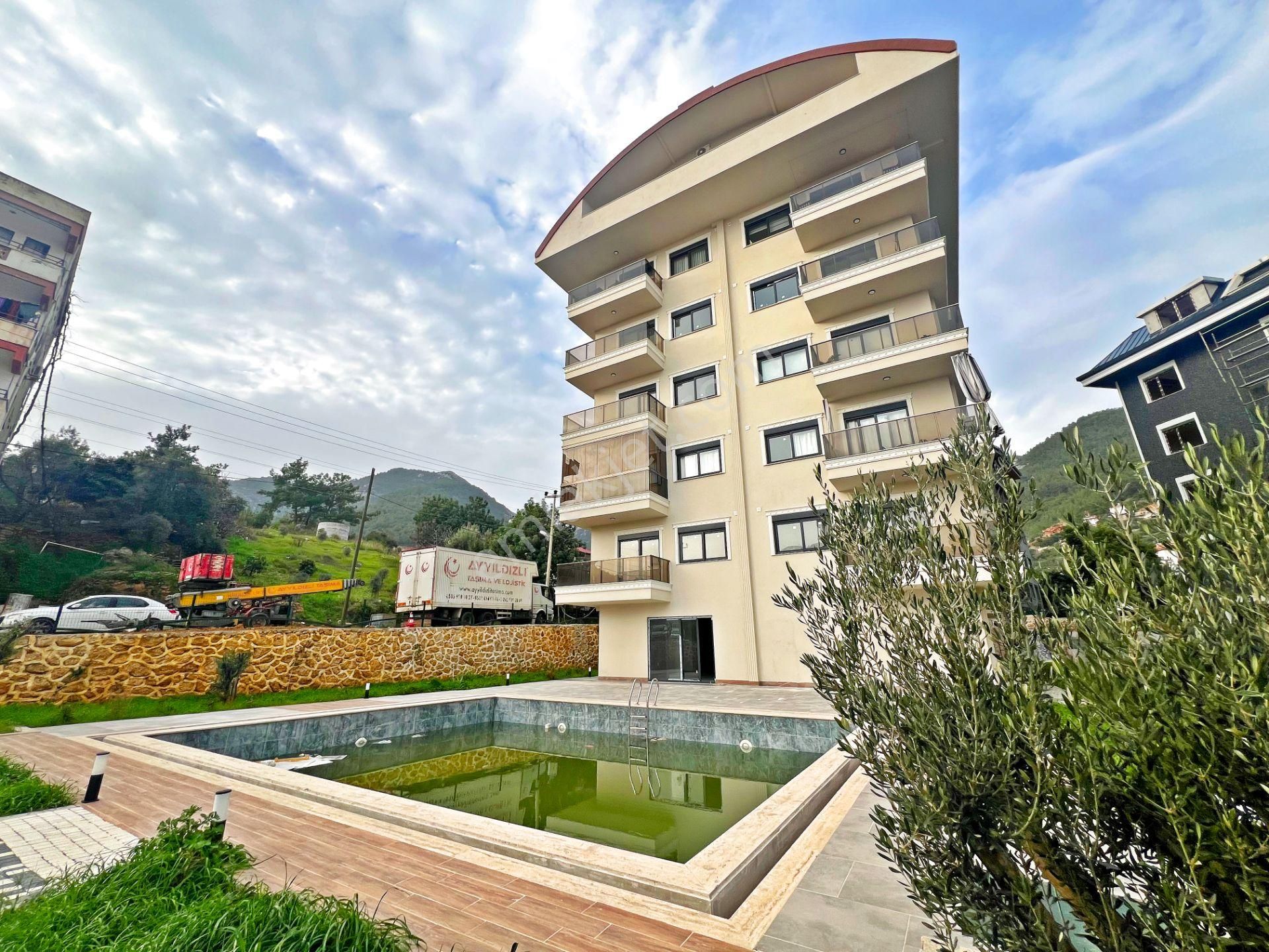 Alanya Çıplaklıda Kiralık 2+1 Site İçi Havuzlu Sıfır Daire