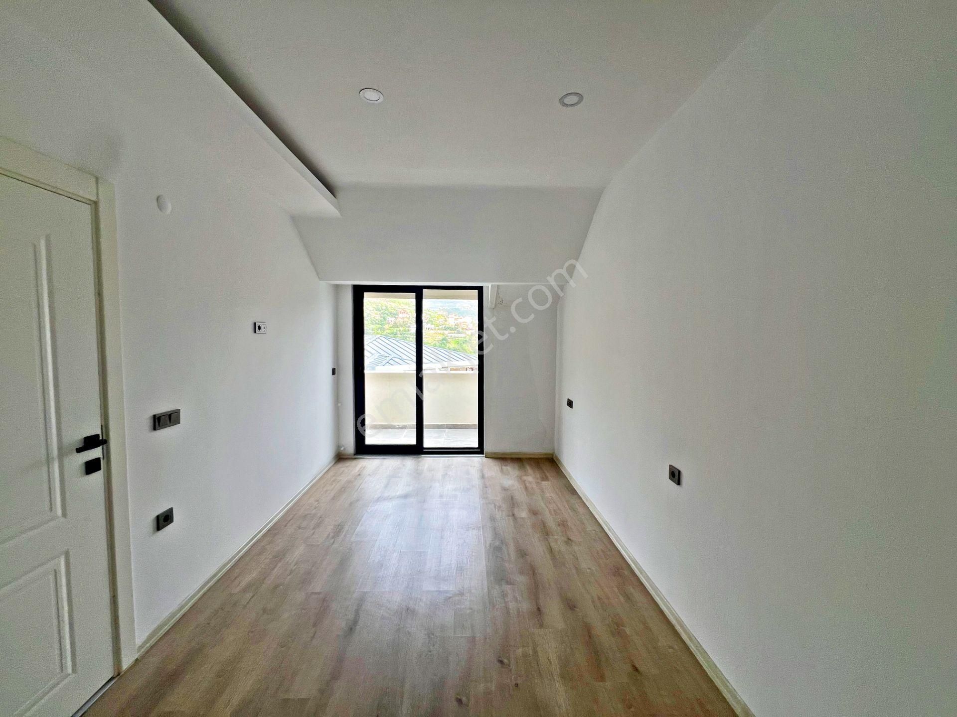 Alanya Çıplaklıda Kiralık 2+1 Site İçi Havuzlu Sıfır Daire - Görsel 14