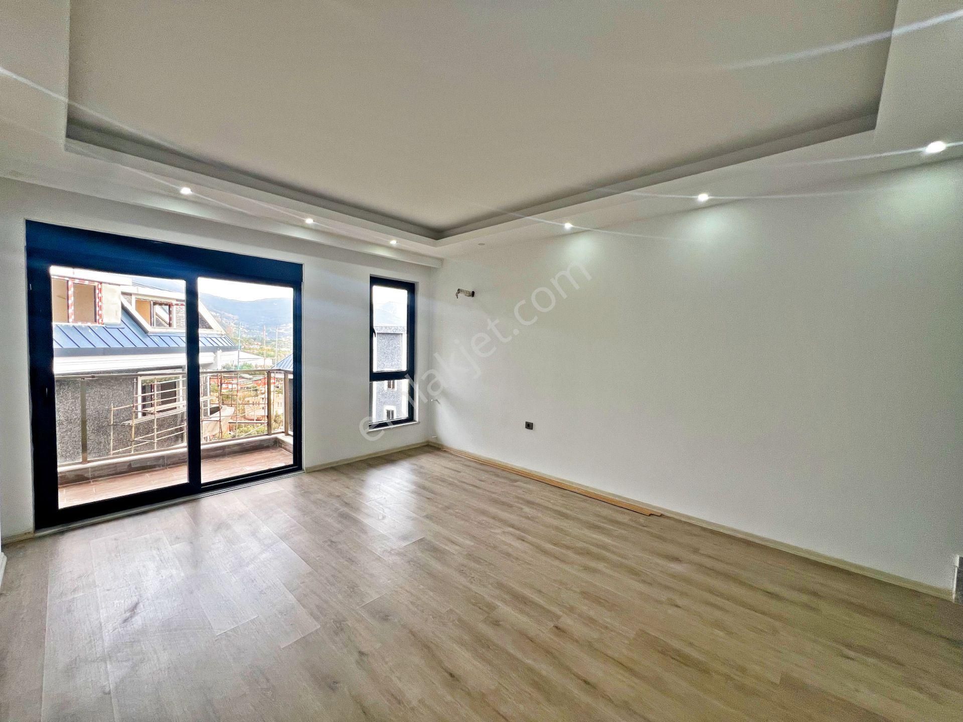 Alanya Çıplaklıda Kiralık 2+1 Site İçi Havuzlu Sıfır Daire - Görsel 2