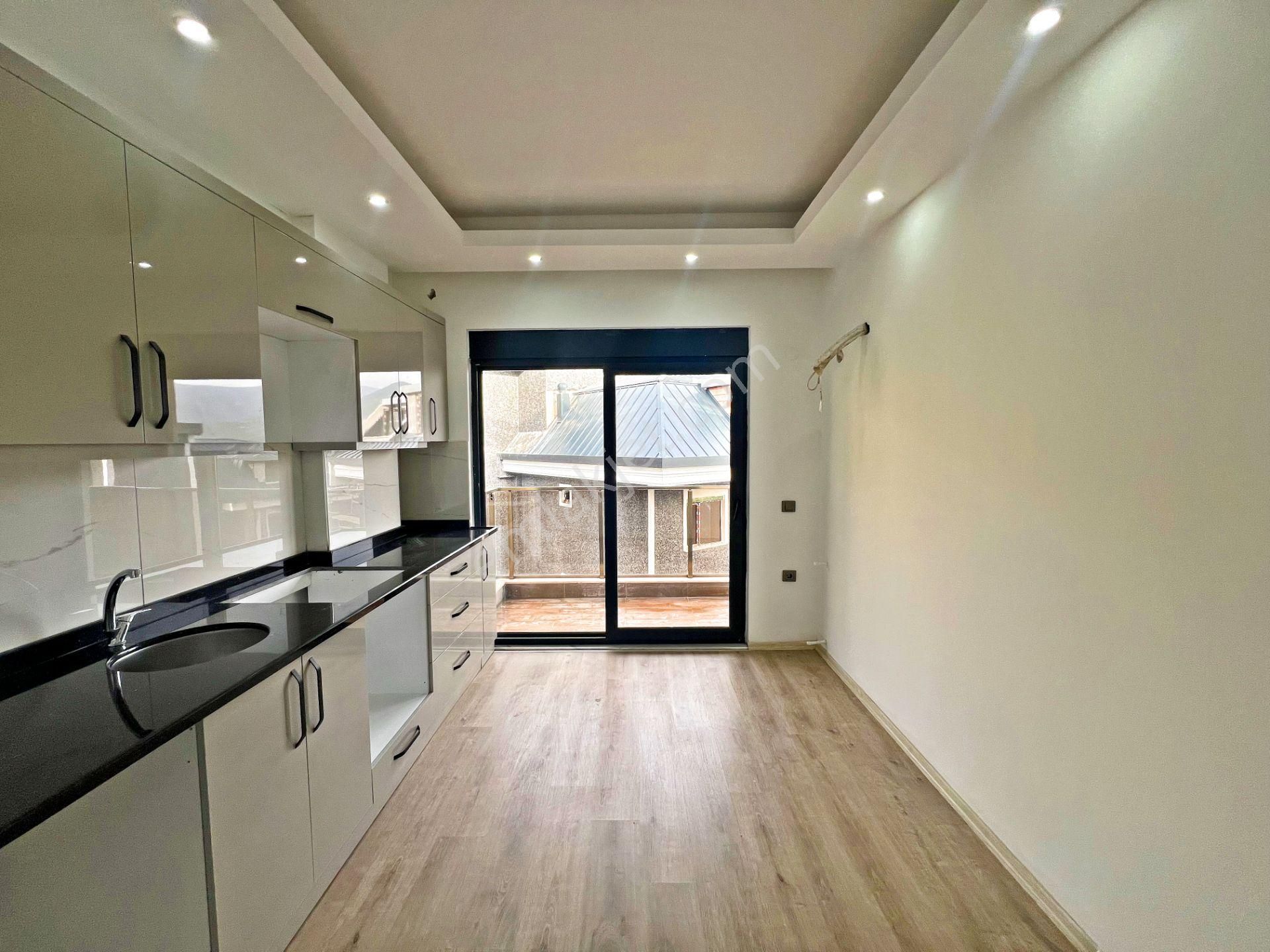 Alanya Çıplaklıda Kiralık 2+1 Site İçi Havuzlu Sıfır Daire - Görsel 11