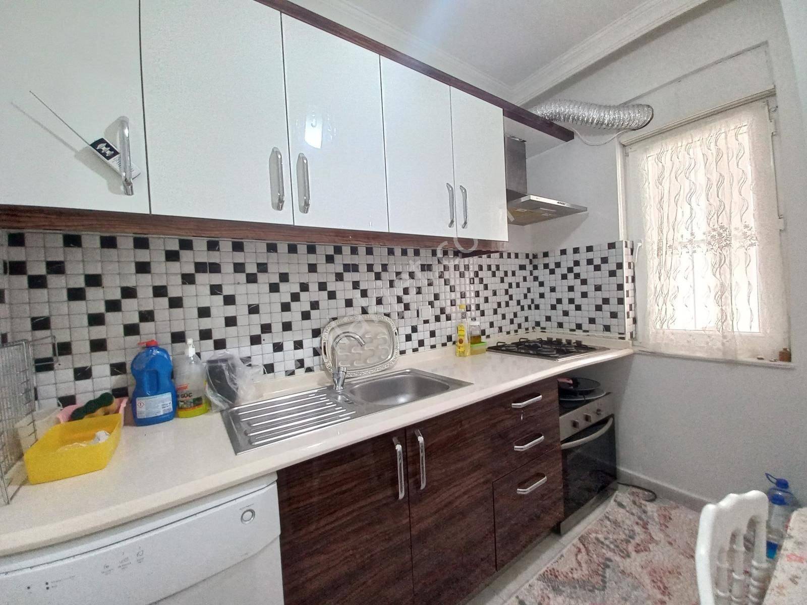 Barış Mahallesinde Ayrı Mutfaklı Eşyalı Kiralık 2+1 Daire! - Görsel 14