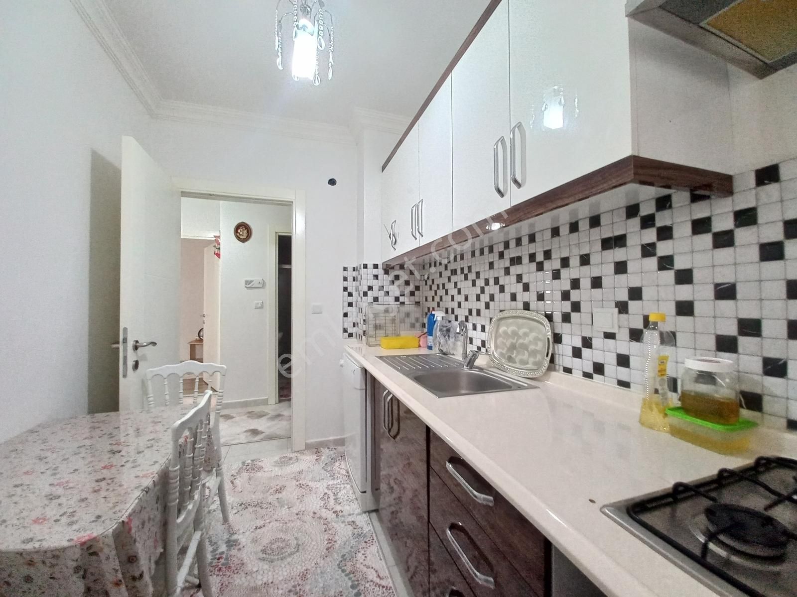 Barış Mahallesinde Ayrı Mutfaklı Eşyalı Kiralık 2+1 Daire! - Görsel 13