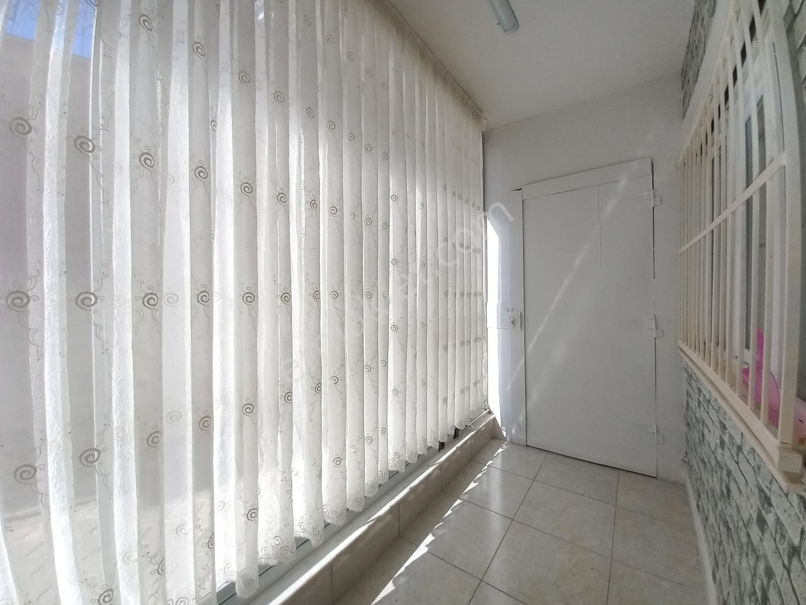 Barış Mahallesinde Ayrı Mutfaklı Eşyalı Kiralık 2+1 Daire! - Görsel 3