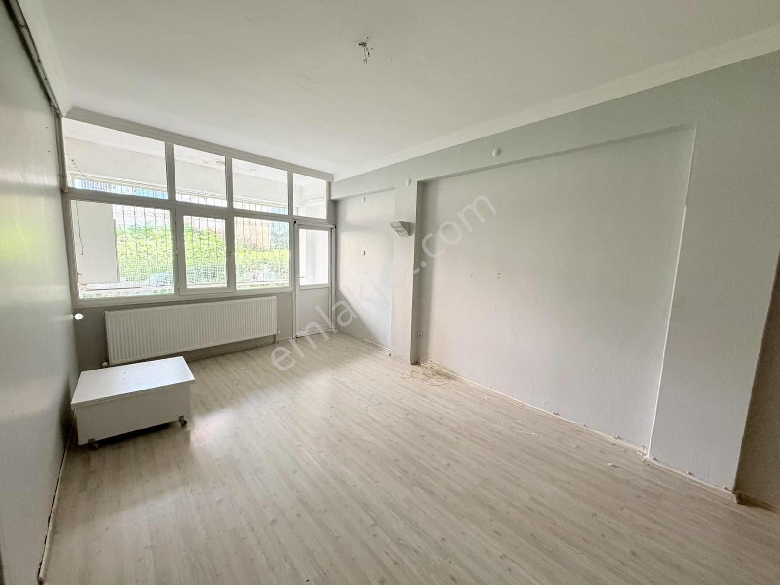 Üçyol Metro Yakını 2+1 85 M2 Doğalgazlı Arakat Daire