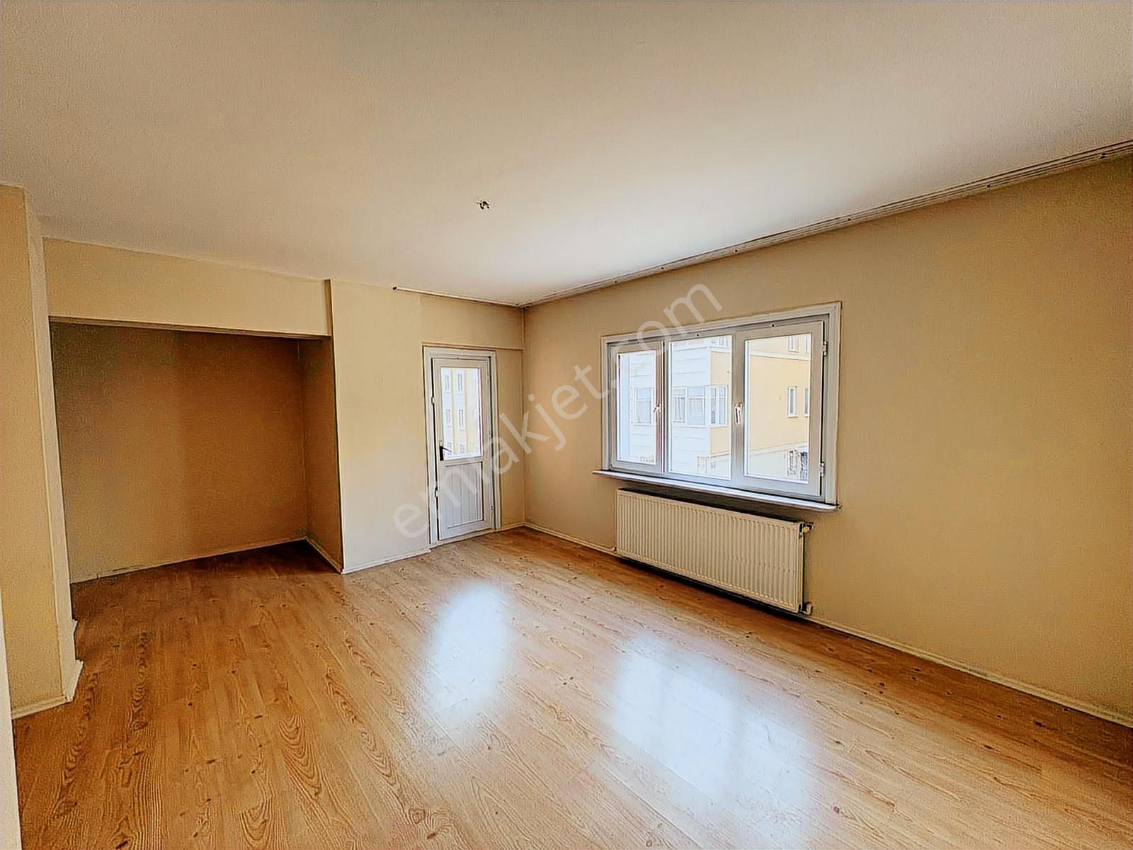 F-l Den Cumhuriyette Metro Yürüme Mesafe ,geniş Ferah 3+1arakat