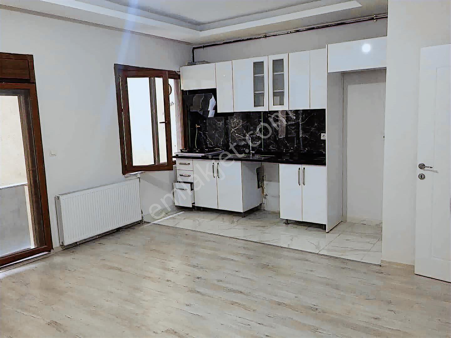 Altıntepe'de Satılık 1+1 Ara Kat Daire Minibüs Cad. 2 Dakika - Görsel 6