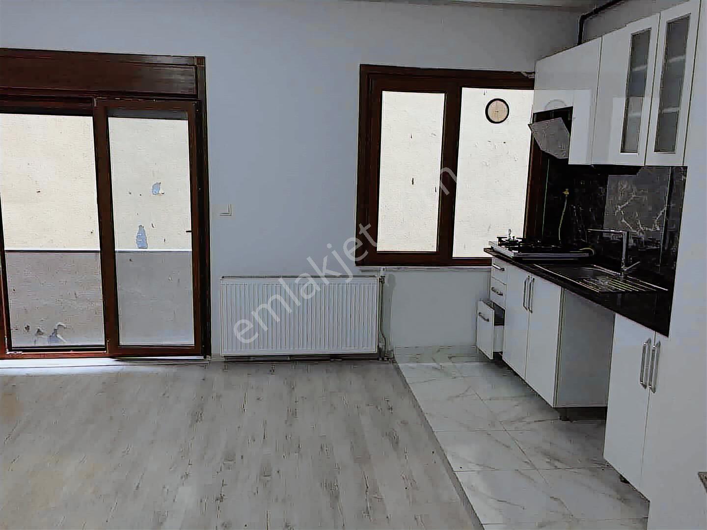 Altıntepe'de Satılık 1+1 Ara Kat Daire Minibüs Cad. 2 Dakika - Görsel 9