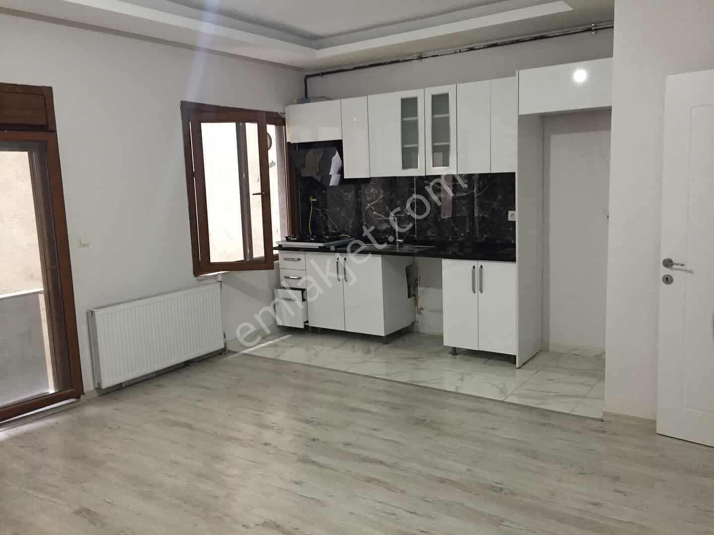 Altıntepe'de Satılık 1+1 Ara Kat Daire Minibüs Cad. 2 Dakika - Görsel 19