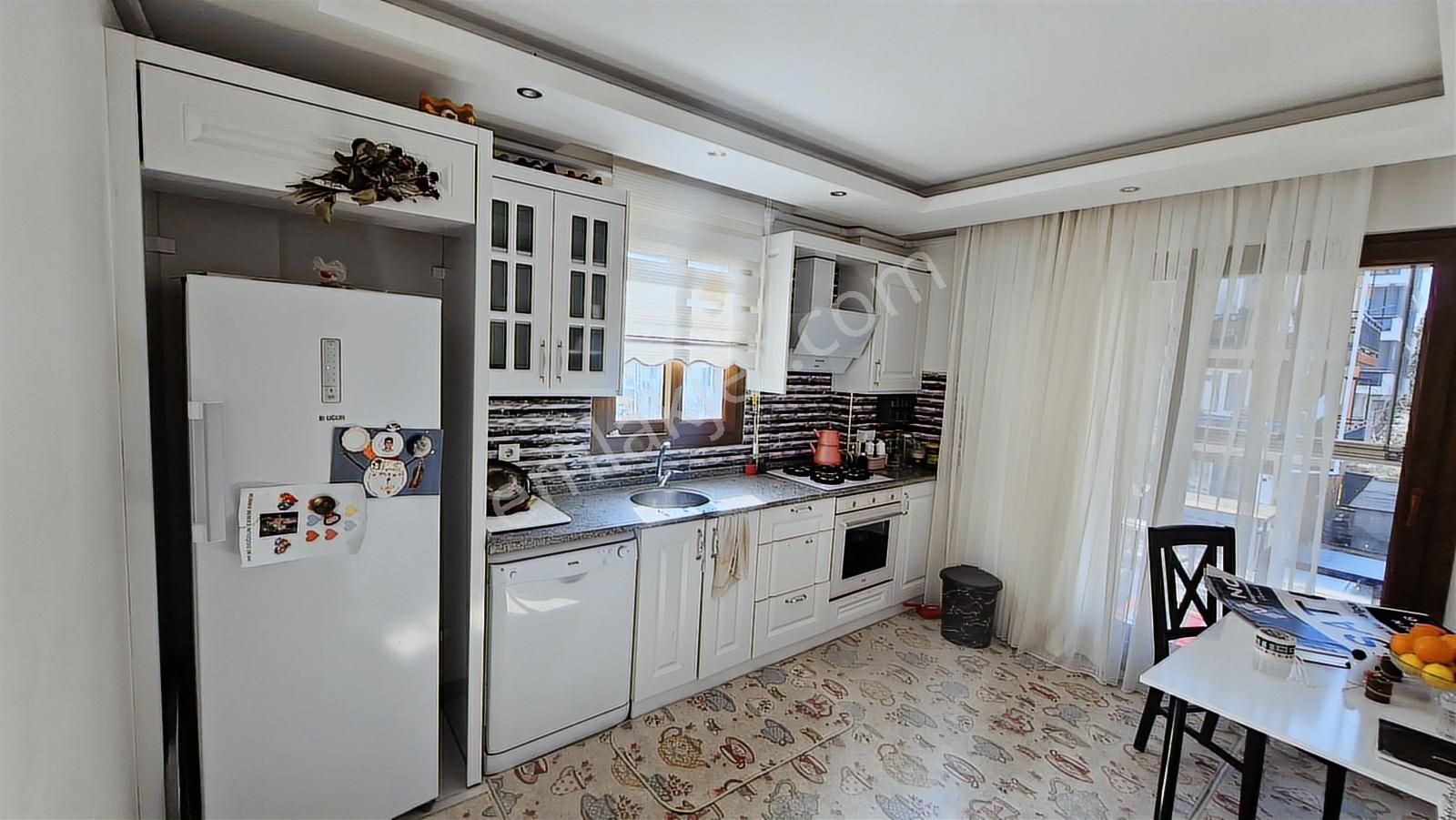 Kemalpaşa Ulucakta Satılık Arakat Geniş Kapalı Mutfak 2+1 Daire - Görsel 3