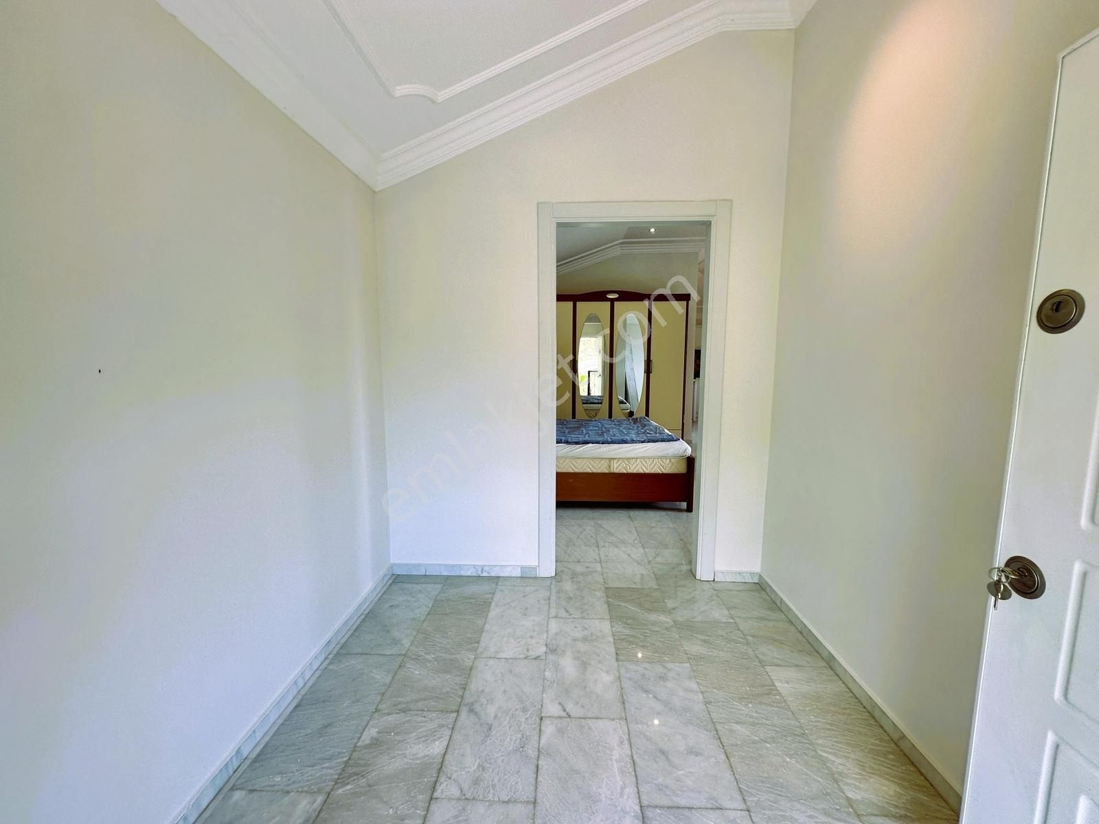 Alcon Vılla Çıplaklı 500 M2 Arsalı Villa "ikamete Uygun " - Görsel 6