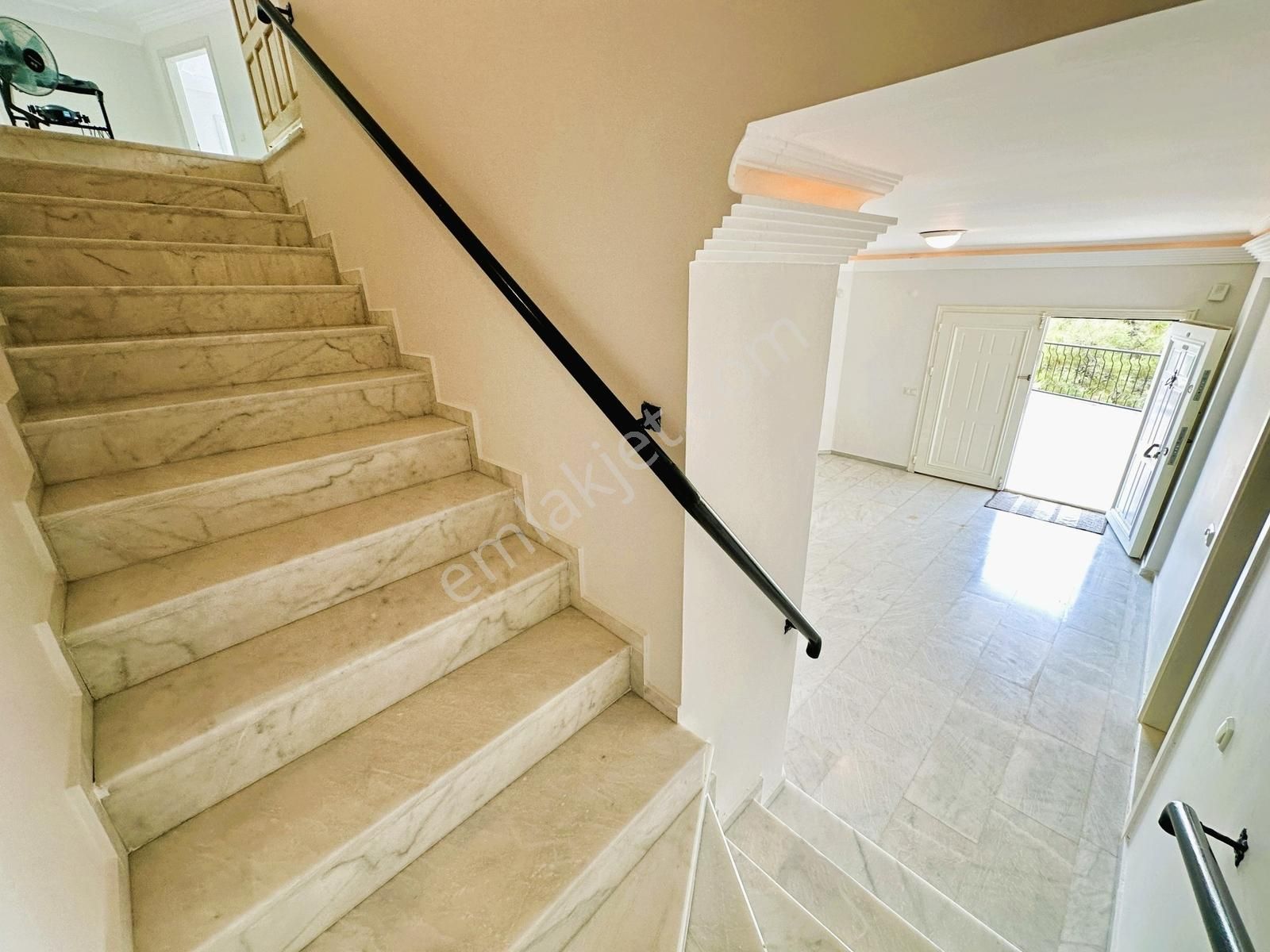 Alcon Vılla Çıplaklı 500 M2 Arsalı Villa "ikamete Uygun " - Görsel 18