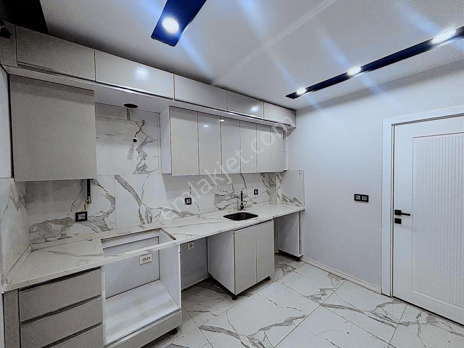 Fa Özbir'den Kemalpaşa Mahallesi Geniş Teras Keyfi İle 2+1 Daire - Görsel 4