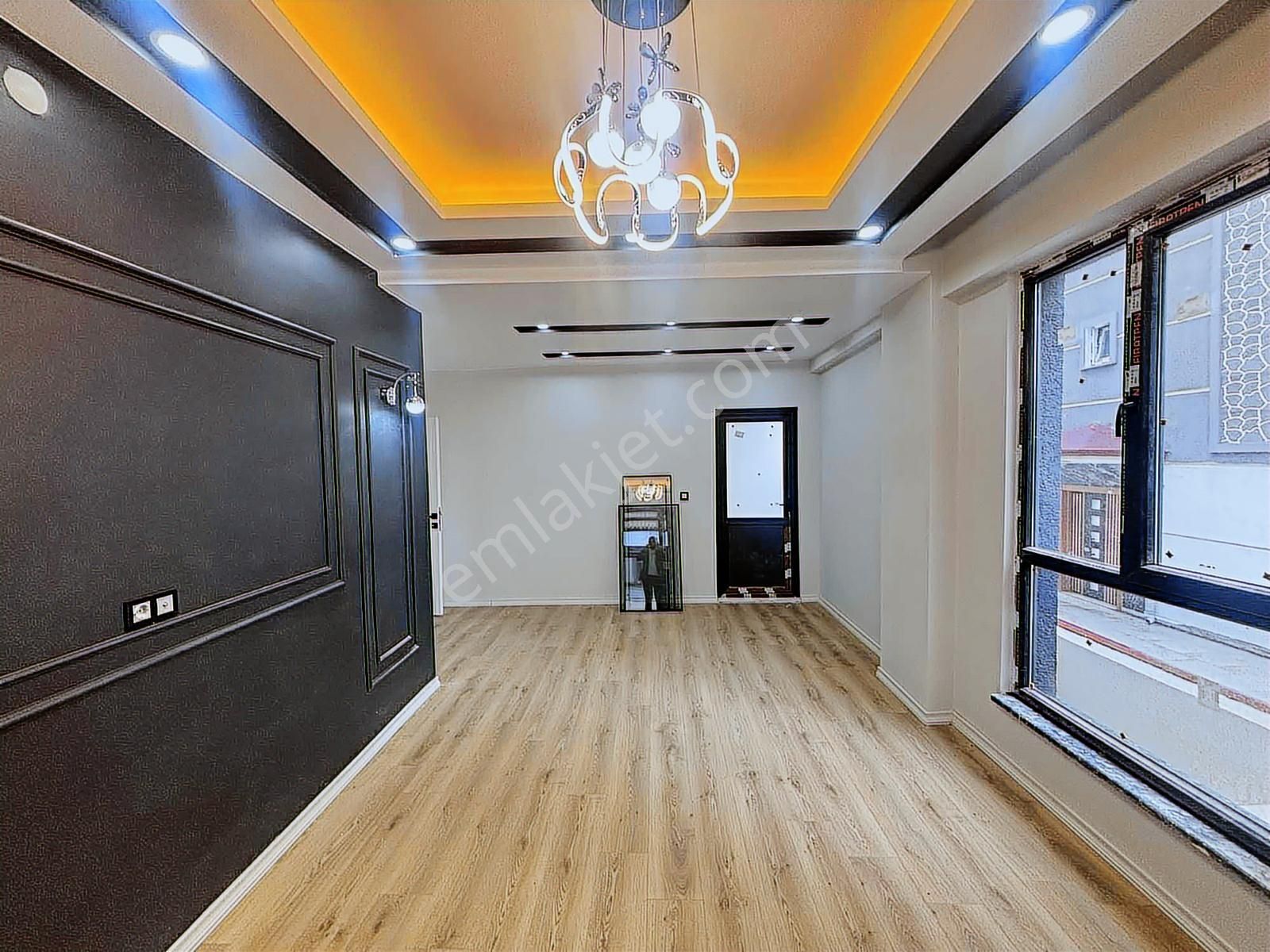 Fa Özbir'den Kemalpaşa Mahallesi Geniş Teras Keyfi İle 2+1 Daire