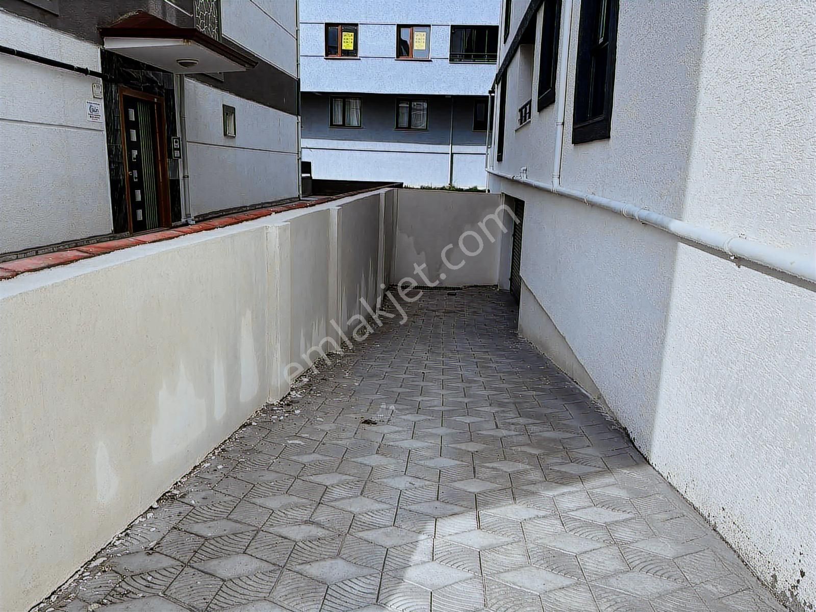 Fa Özbir'den Kemalpaşa Mahallesi Geniş Teras Keyfi İle 2+1 Daire - Görsel 13