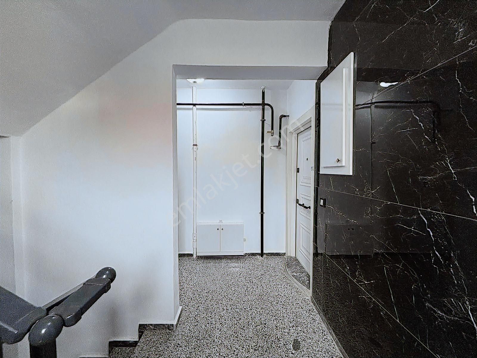 Fa Özbir'den Kemalpaşa Mahallesi Geniş Teras Keyfi İle 2+1 Daire - Görsel 35