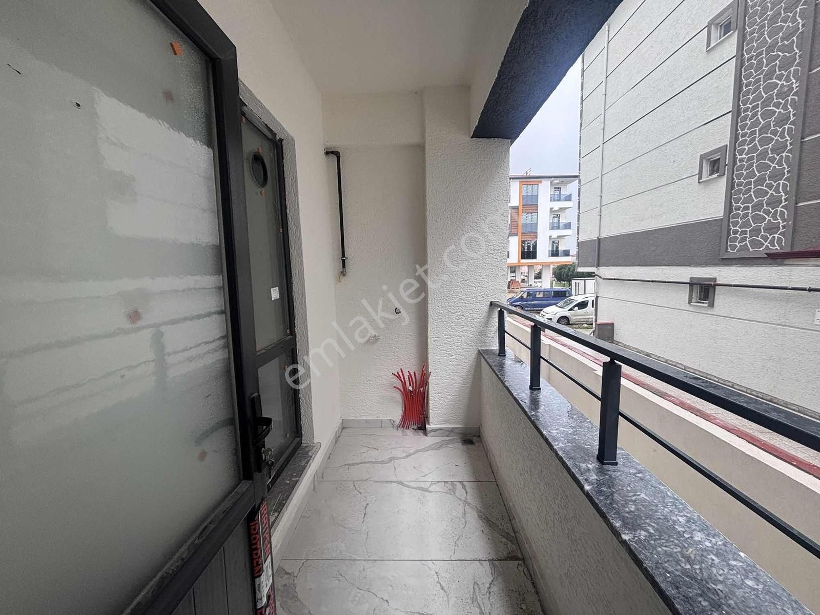 Fa Özbir'den Kemalpaşa Mahallesi Geniş Teras Keyfi İle 2+1 Daire - Görsel 15