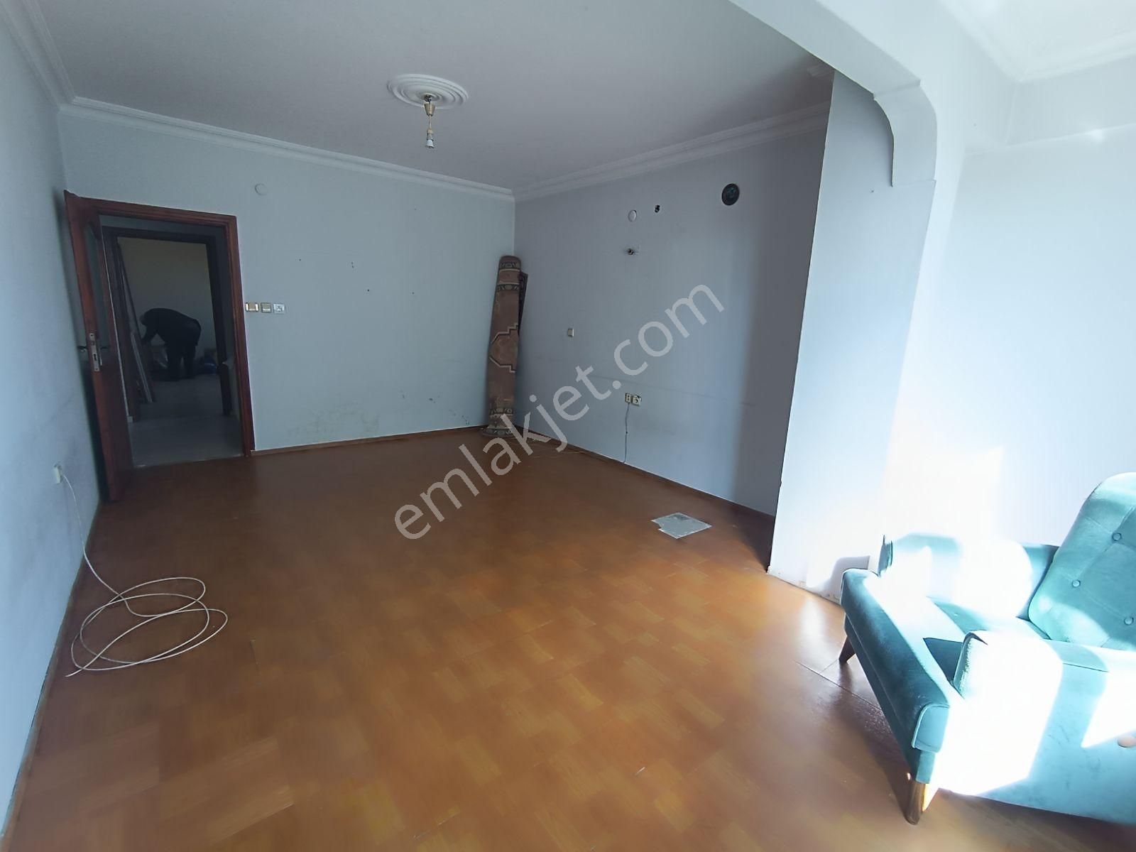 Üsk/yavuztürk Mahallesi Kiralık 1+1 Arakat Balkonlu Daire - Görsel 4