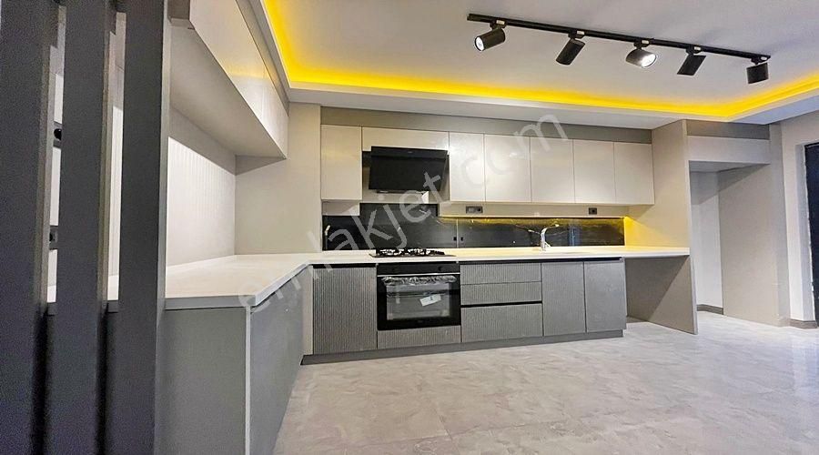 Yenikent Emlak'tan Satılık 3+1 Lüx Satılık Geniş Okullar Bölgesi