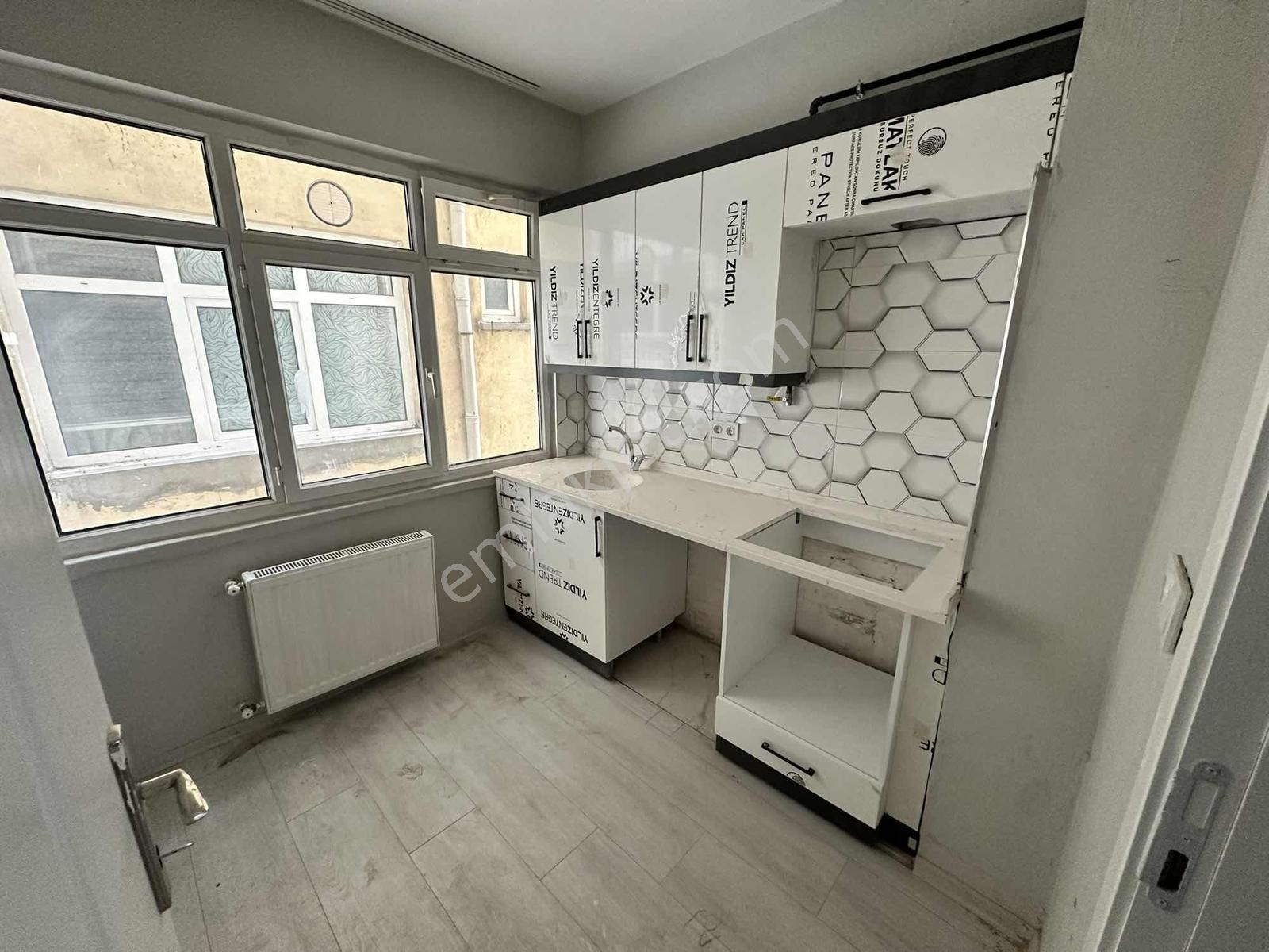 Karadeniz Emlak'tan Şehir Merkezinde 2+1 Fırsat Daire - Görsel 7