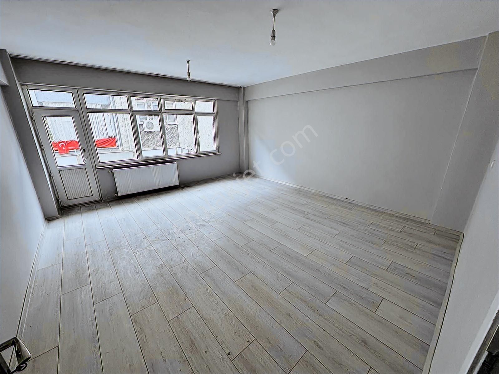 Karadeniz Emlak'tan Şehir Merkezinde 2+1 Fırsat Daire