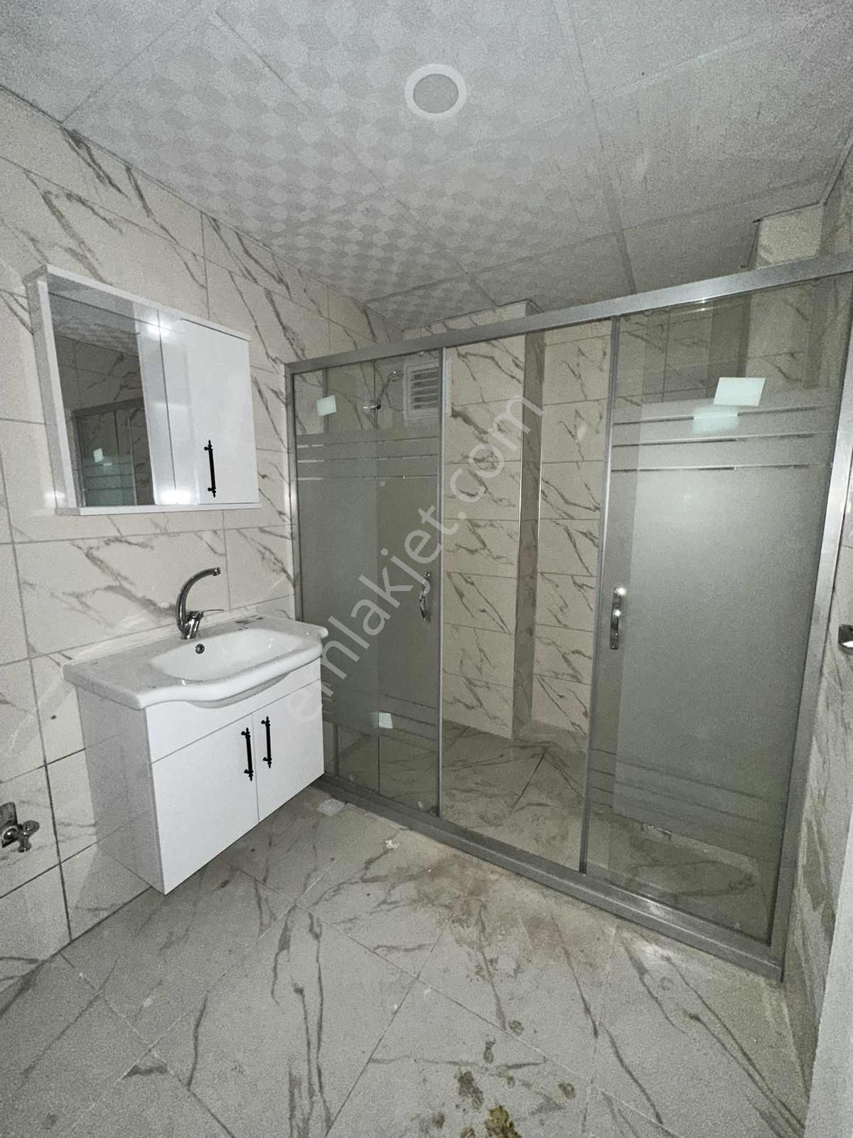 Karadeniz Emlak'tan Şehir Merkezinde 2+1 Fırsat Daire - Görsel 9