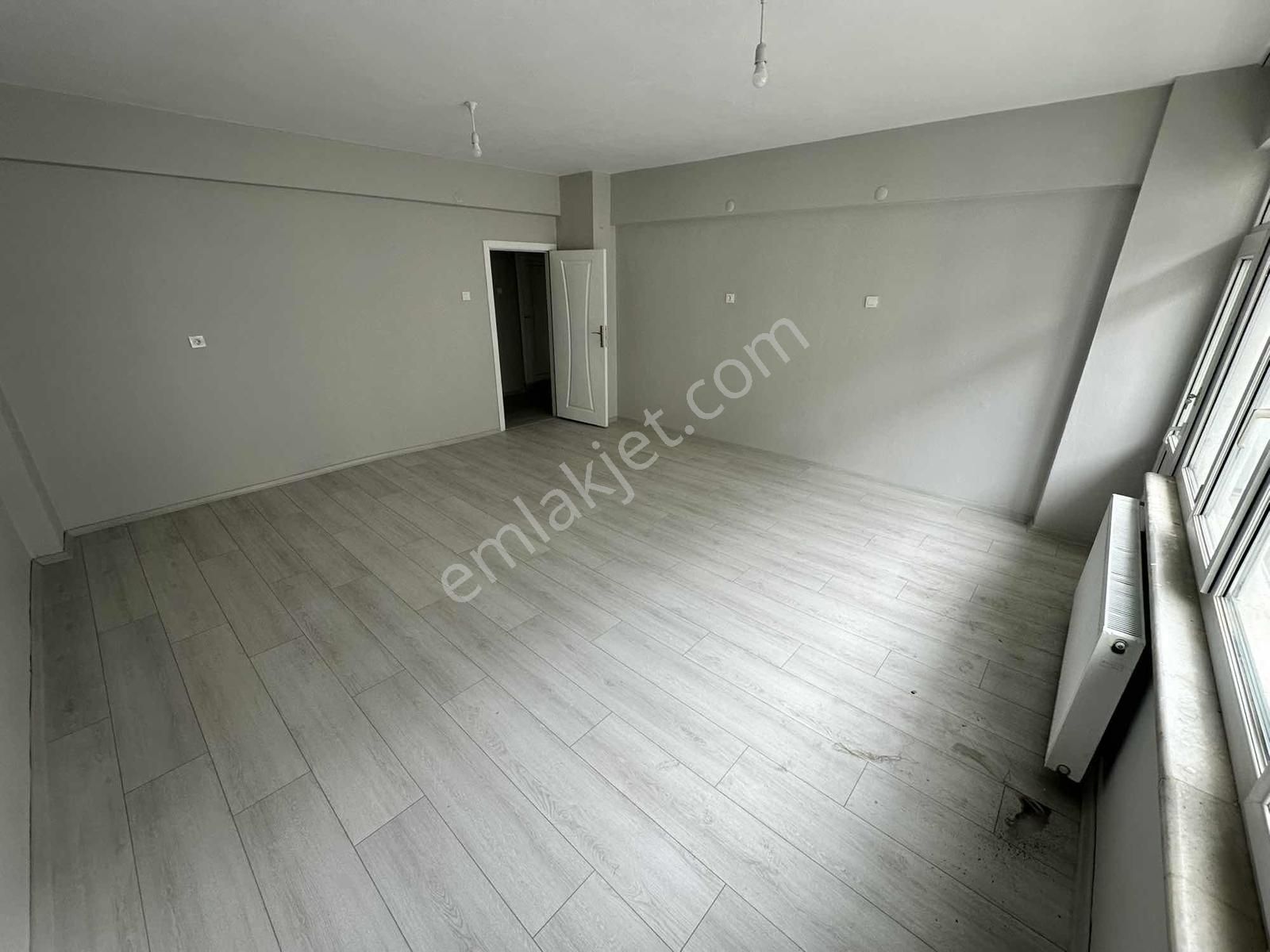 Karadeniz Emlak'tan Şehir Merkezinde 2+1 Fırsat Daire - Görsel 16