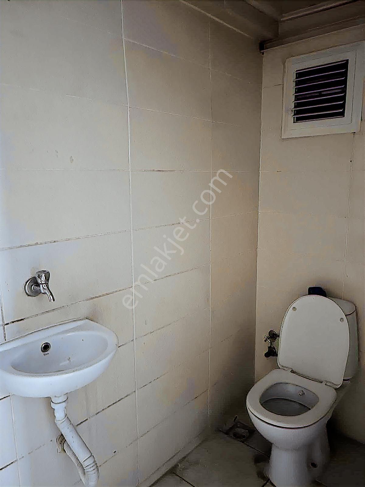 Millet Mahallesi Caddeye Cephe Kiralık Dükkan - Görsel 4