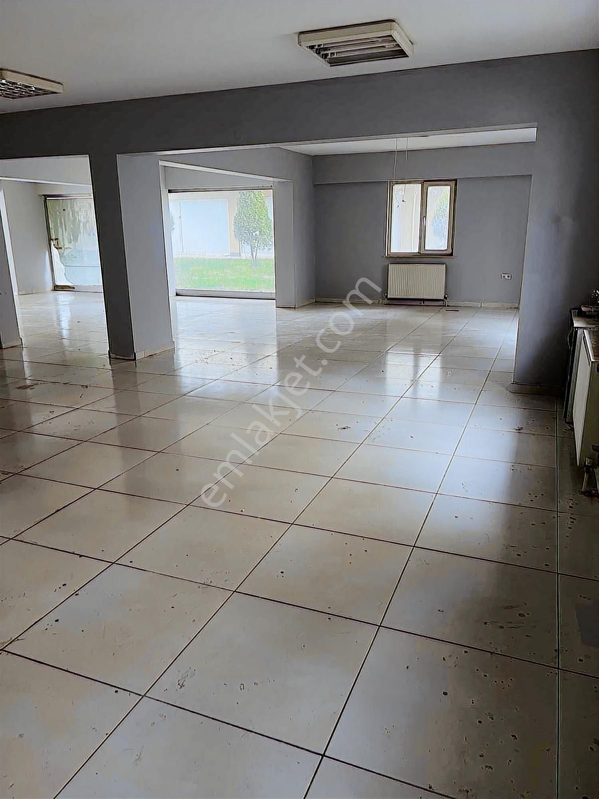 Millet Mahallesi Caddeye Cephe Kiralık Dükkan - Görsel 11