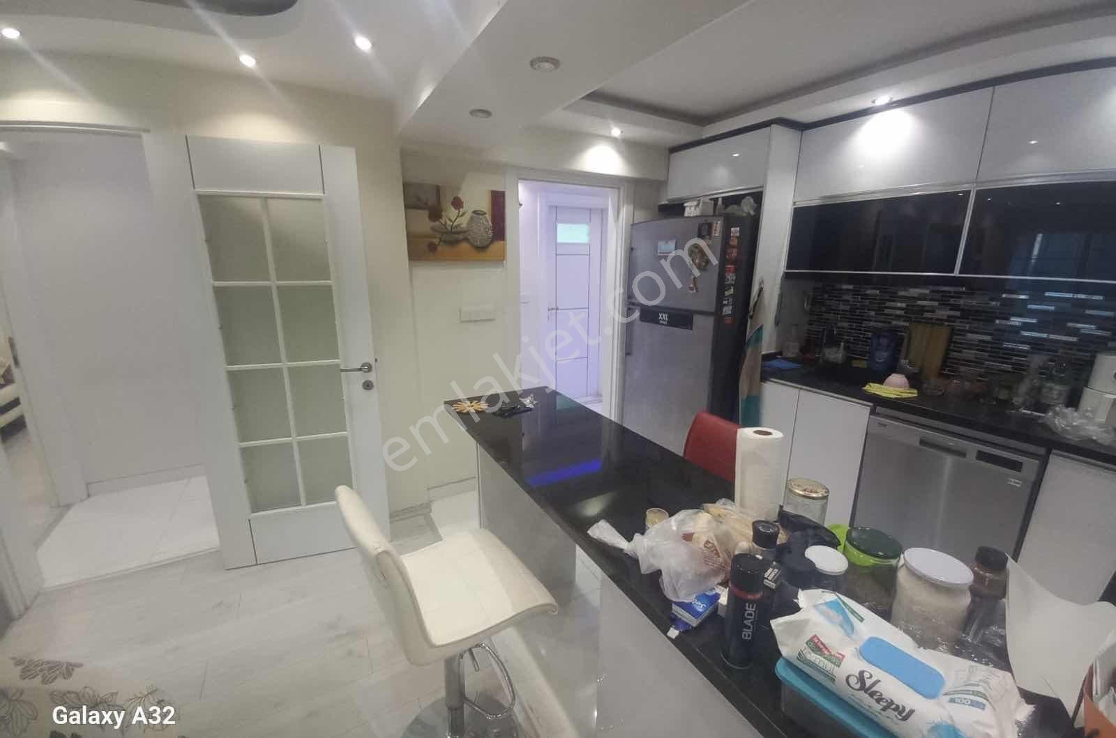 Türker Emlak | Hatay İnönü Caddesi Üzeri 2+1 90m2 Tadilatlı - Görsel 3