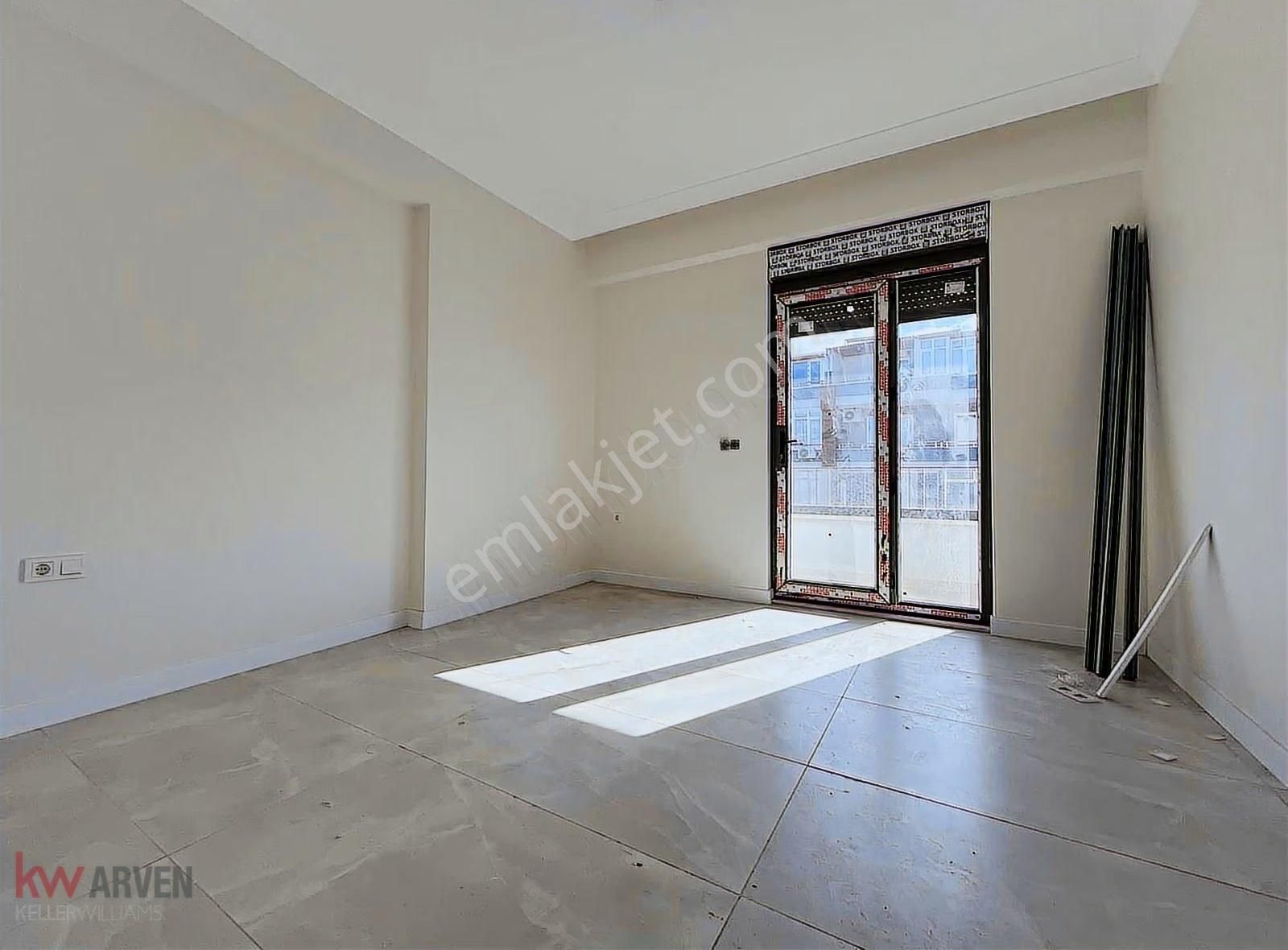 Sığınaklı Panjurlu Deniz Manzaralı Ve Çamaşır Odalı 4+1 Daire - Görsel 12