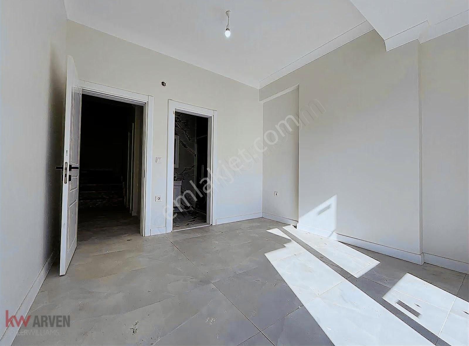 Sığınaklı Panjurlu Deniz Manzaralı Ve Çamaşır Odalı 4+1 Daire - Görsel 13