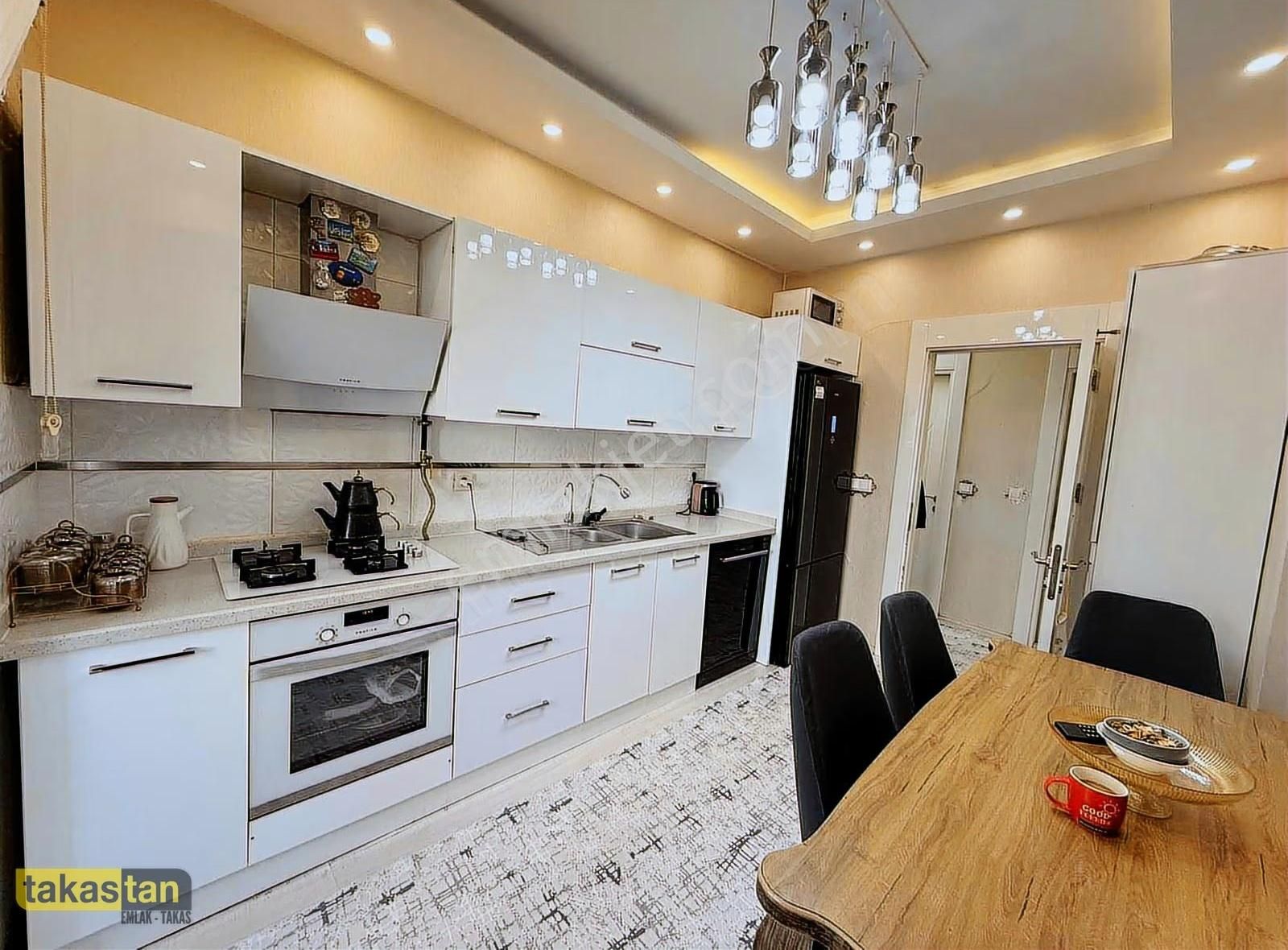 Fıstıklık Merkez De Sosyal Tesis Yanın Da Satılık 3+1 Daire