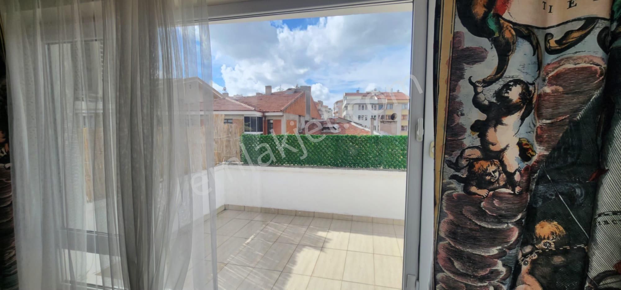 Esat'ta Eşyalı Satılık 2+1 Daire - Kızılay'a Yakın - Görsel 10