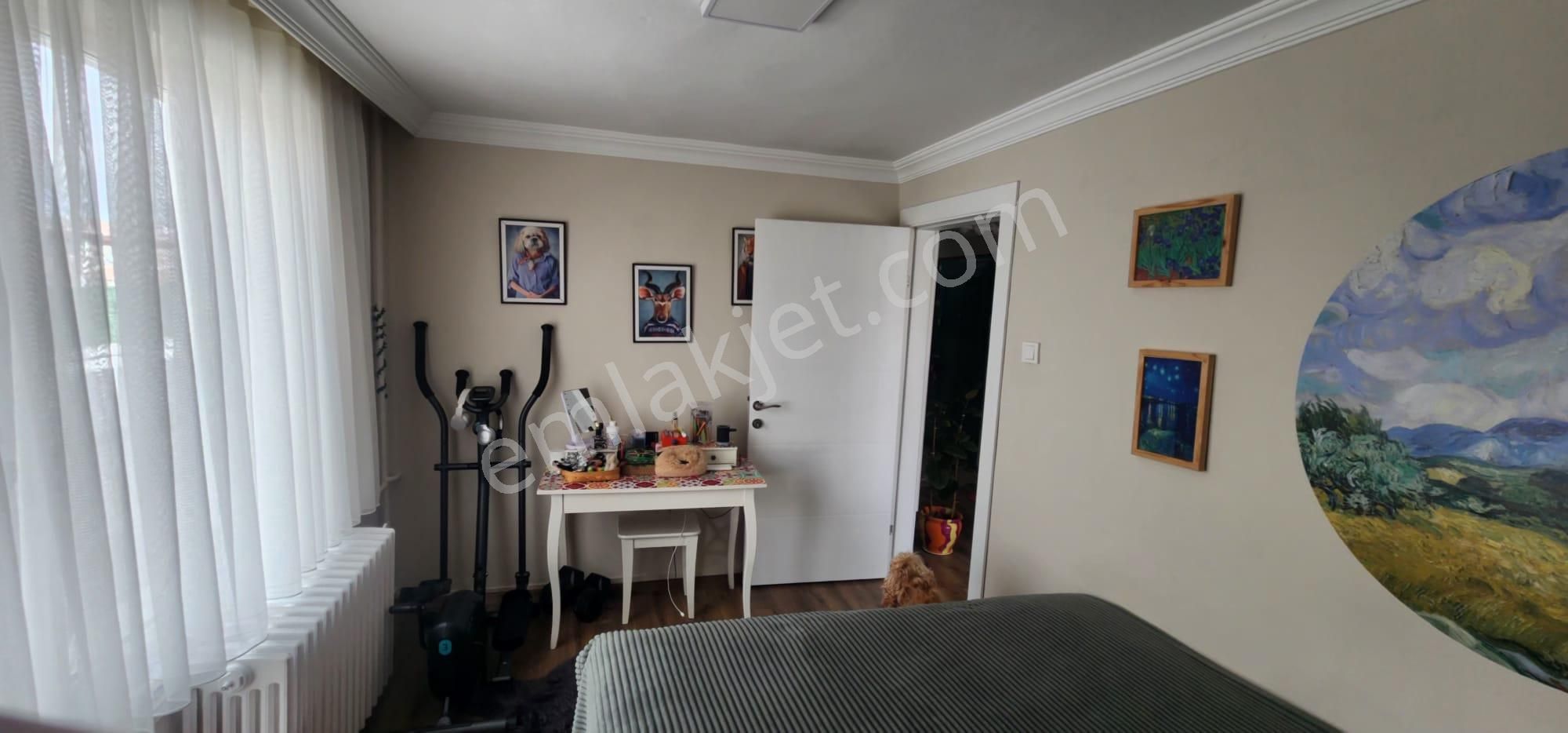 Esat'ta Eşyalı Satılık 2+1 Daire - Kızılay'a Yakın - Görsel 16