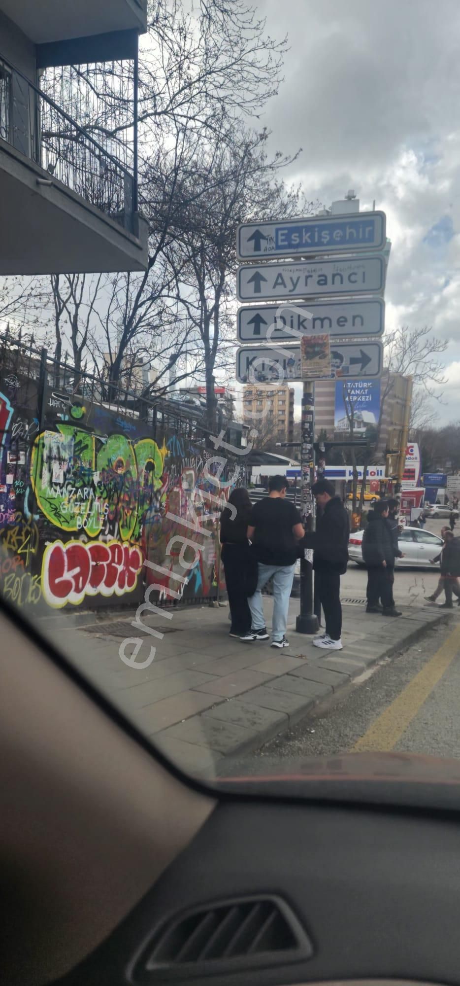 Esat'ta Eşyalı Satılık 2+1 Daire - Kızılay'a Yakın - Görsel 3