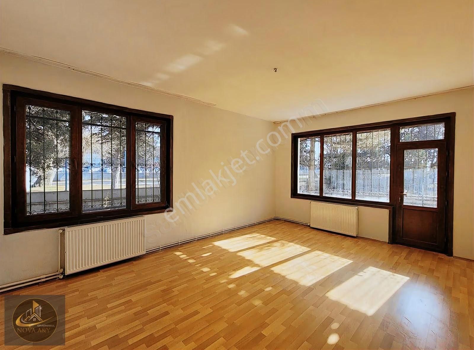 Aydınlıkevler Mah. Yenilenmiş 3+1 Kiralık Daire