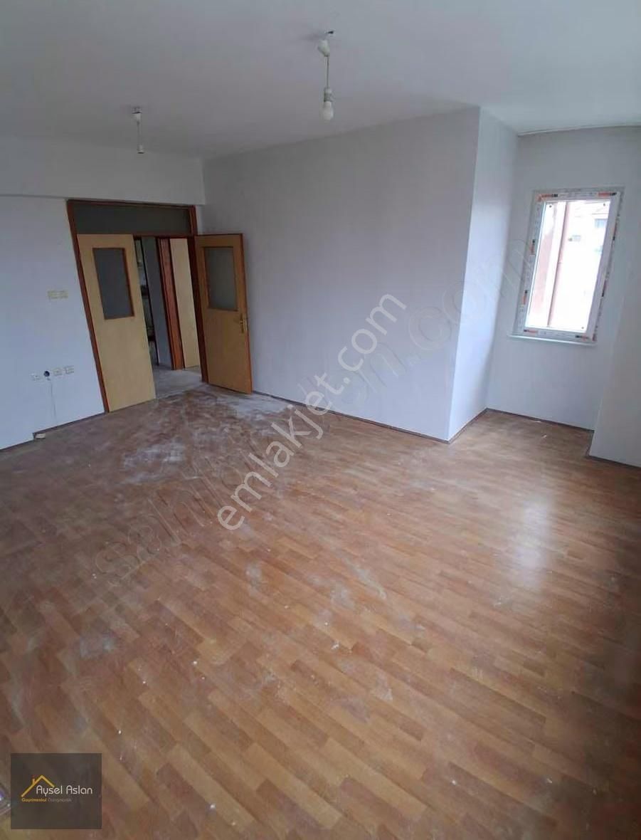 Yeniköy'de 3+1 Ara Kat Kombili Kiralık Daire Boyası Yeni Yapıldı - Görsel 16