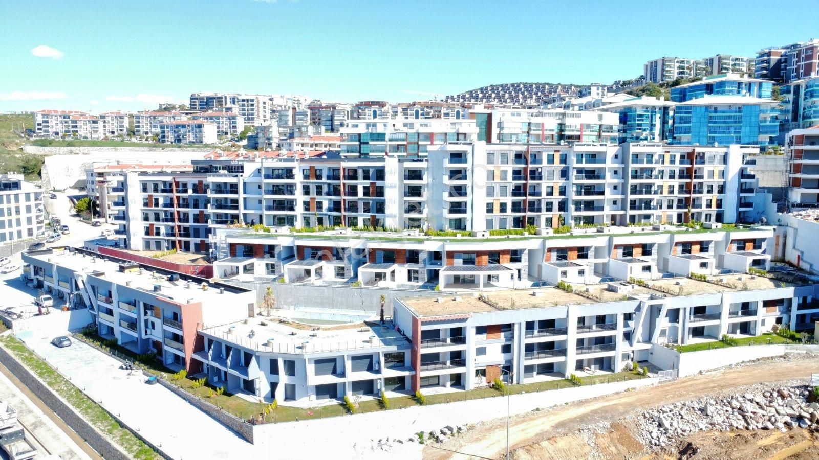 Kuşadasında Deniz Manzaralı 3+1 Kapalı Mutfaklı Daireler - Görsel 4