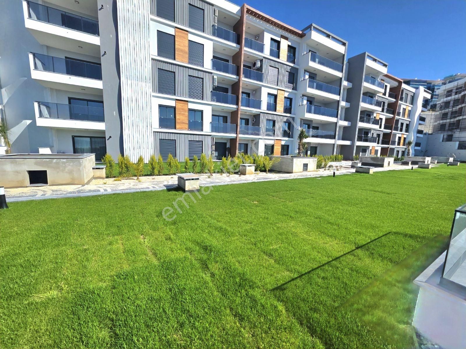 Kuşadasında Deniz Manzaralı 3+1 Kapalı Mutfaklı Daireler - Görsel 25