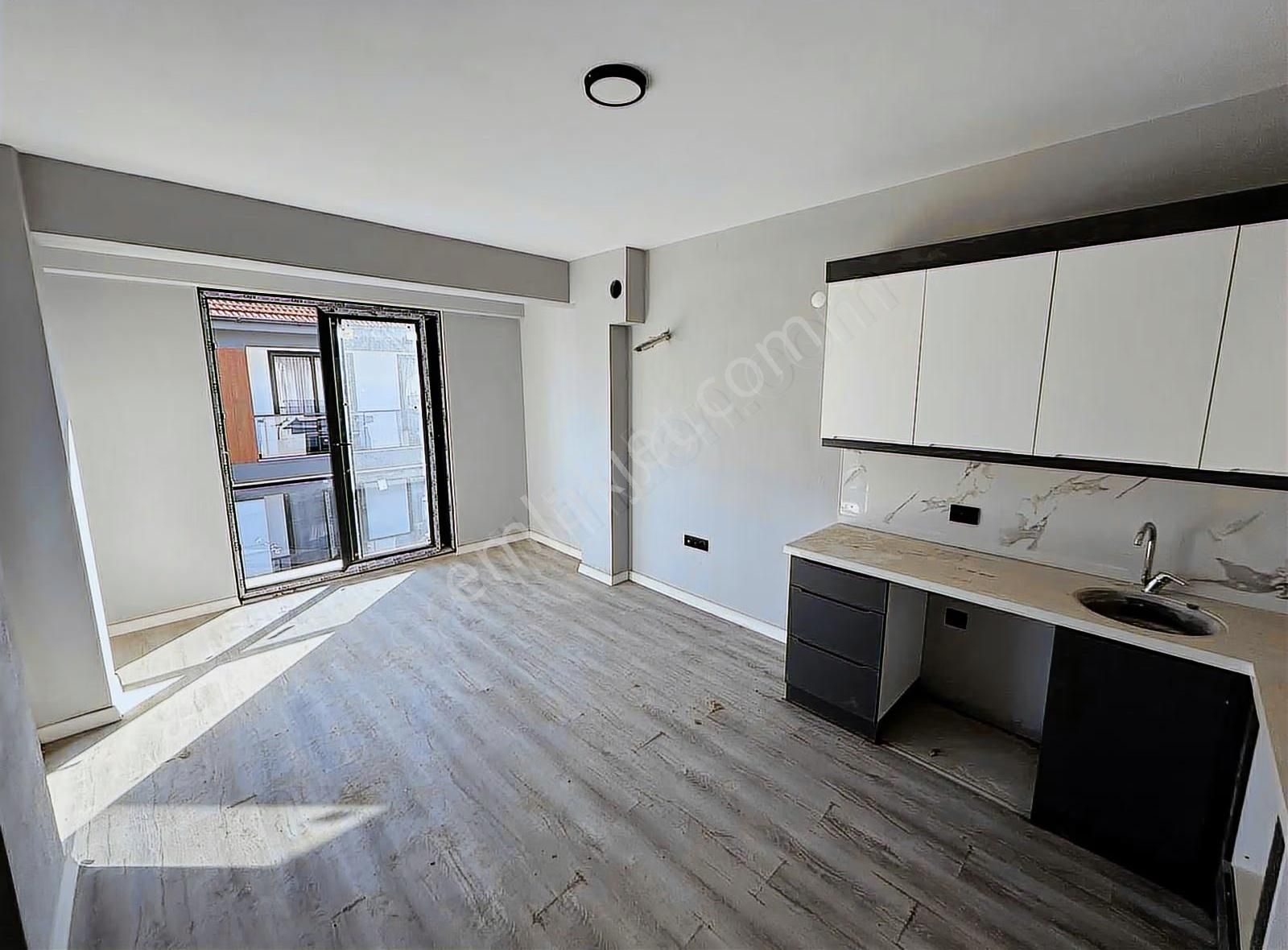 Gizemli Emlaktan Havuzlu Sitede Satılık 1+1 Daire - Görsel 3