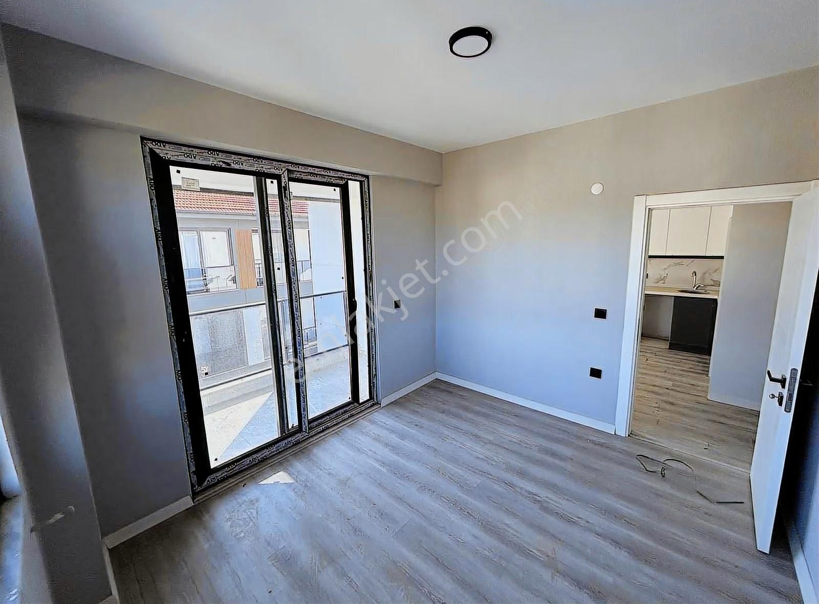 Gizemli Emlaktan Havuzlu Sitede Satılık 1+1 Daire - Görsel 7